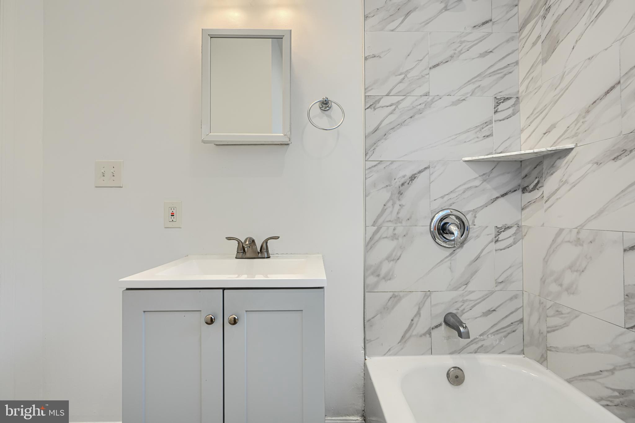 GWYNN LAKE PARK - Residential