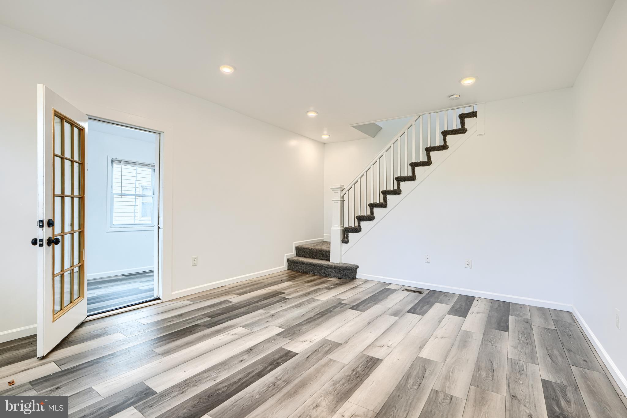 GWYNN LAKE PARK - Residential