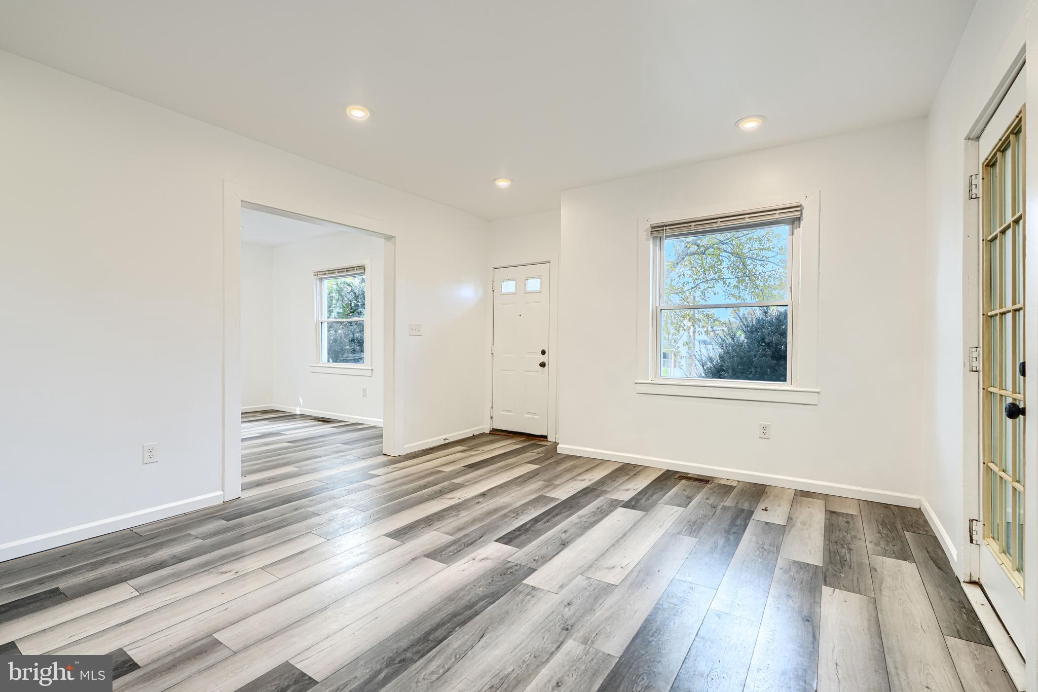 GWYNN LAKE PARK - Residential