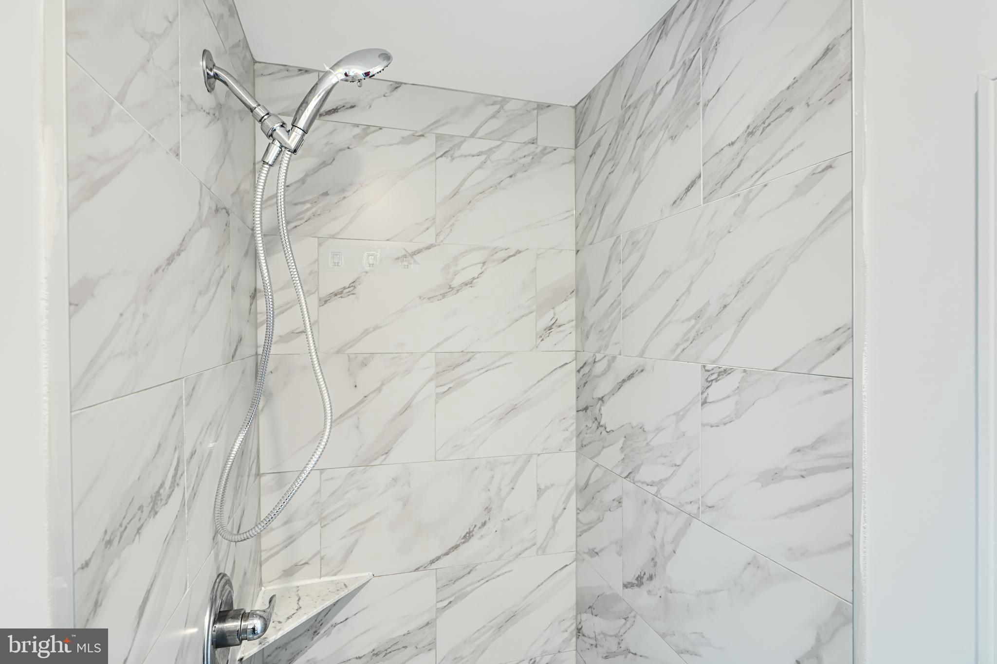 GWYNN LAKE PARK - Residential