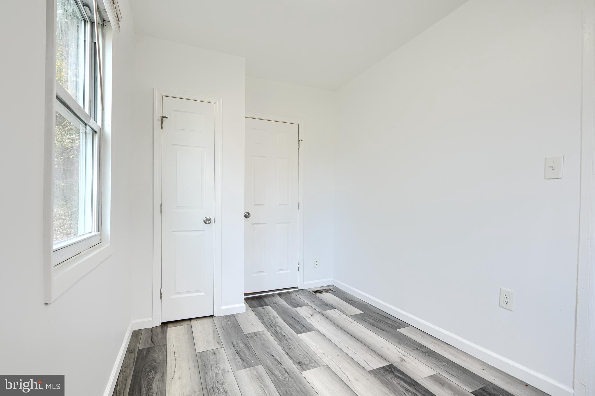 GWYNN LAKE PARK - Residential