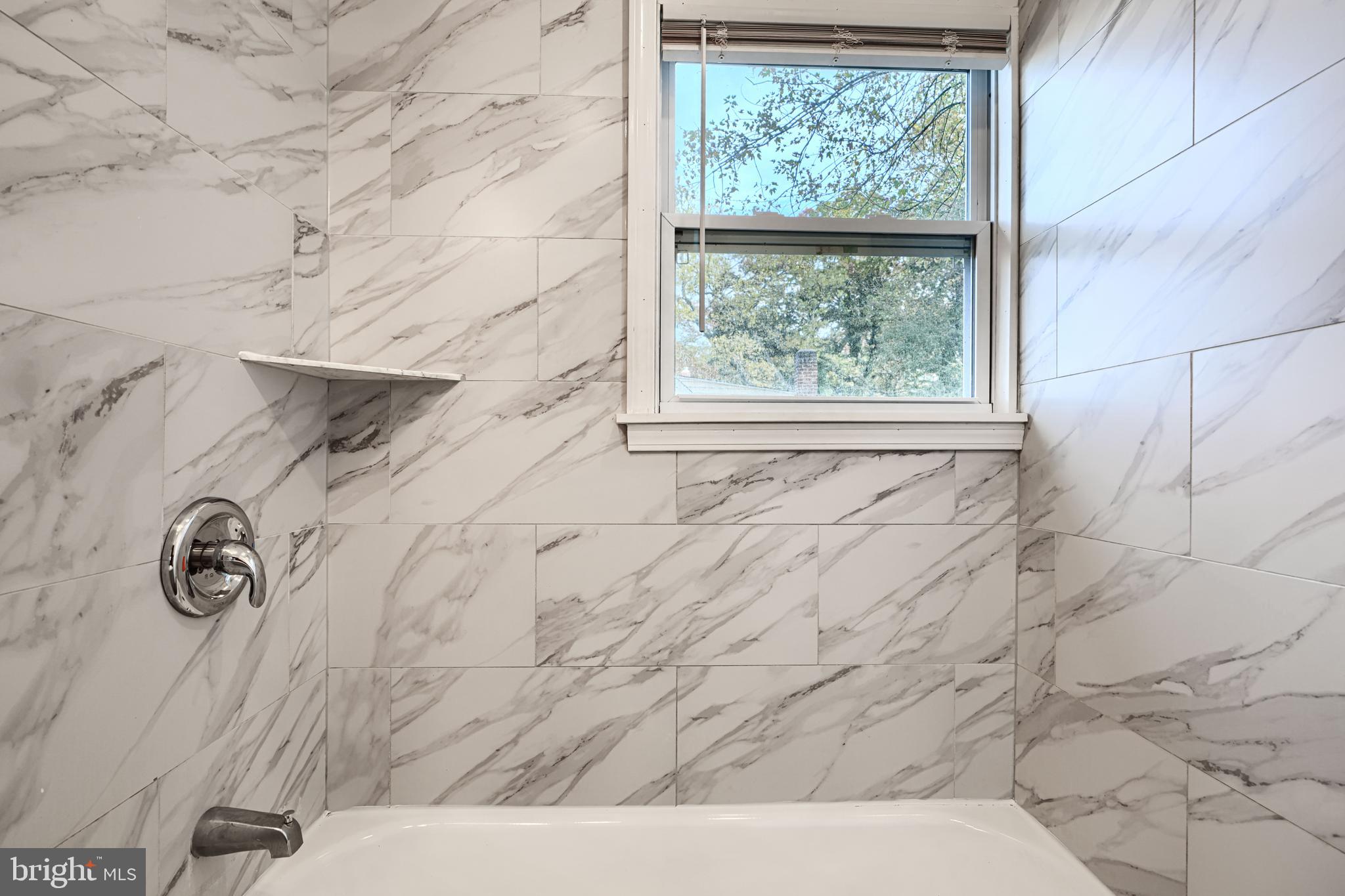 GWYNN LAKE PARK - Residential