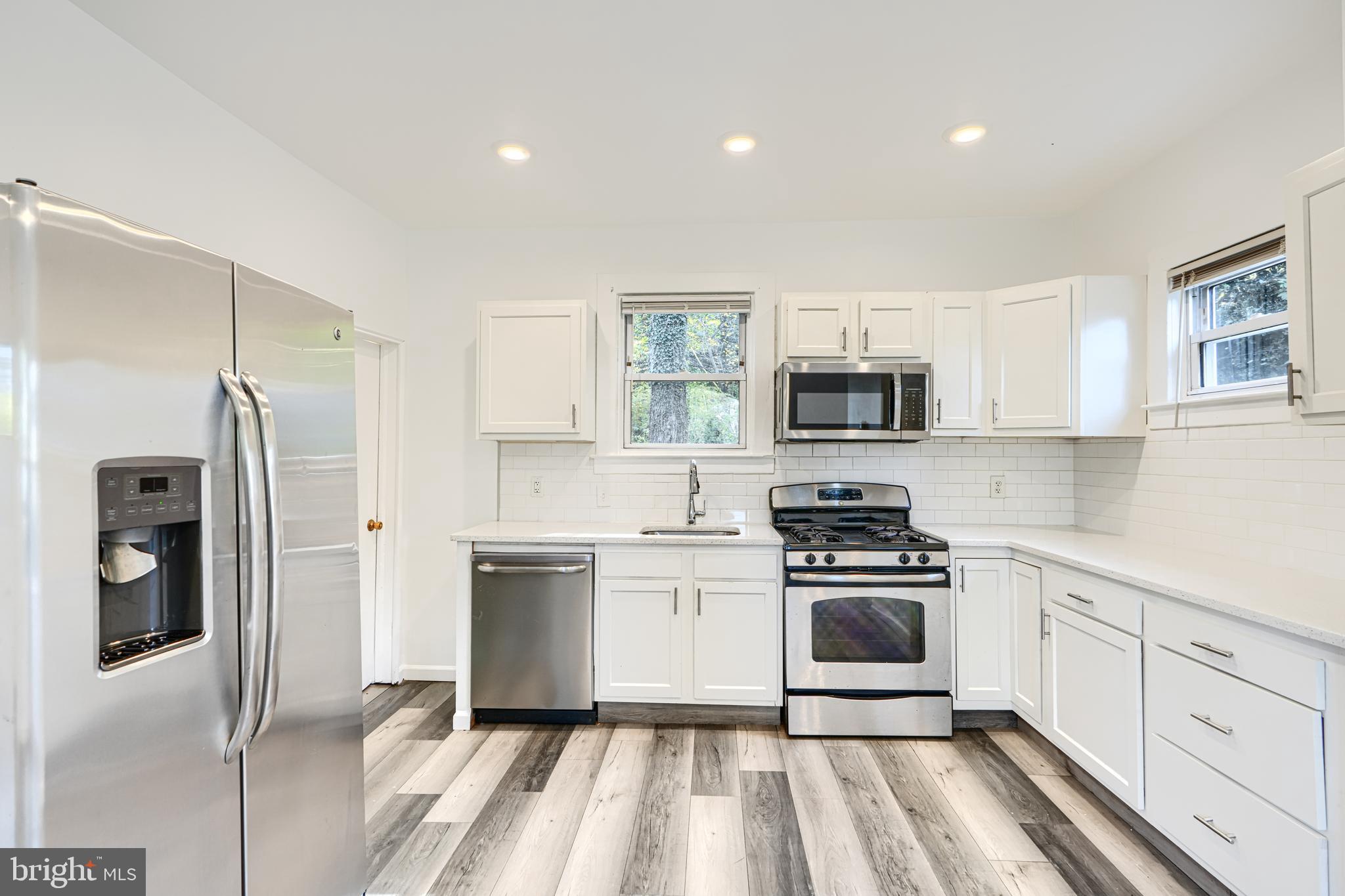 GWYNN LAKE PARK - Residential