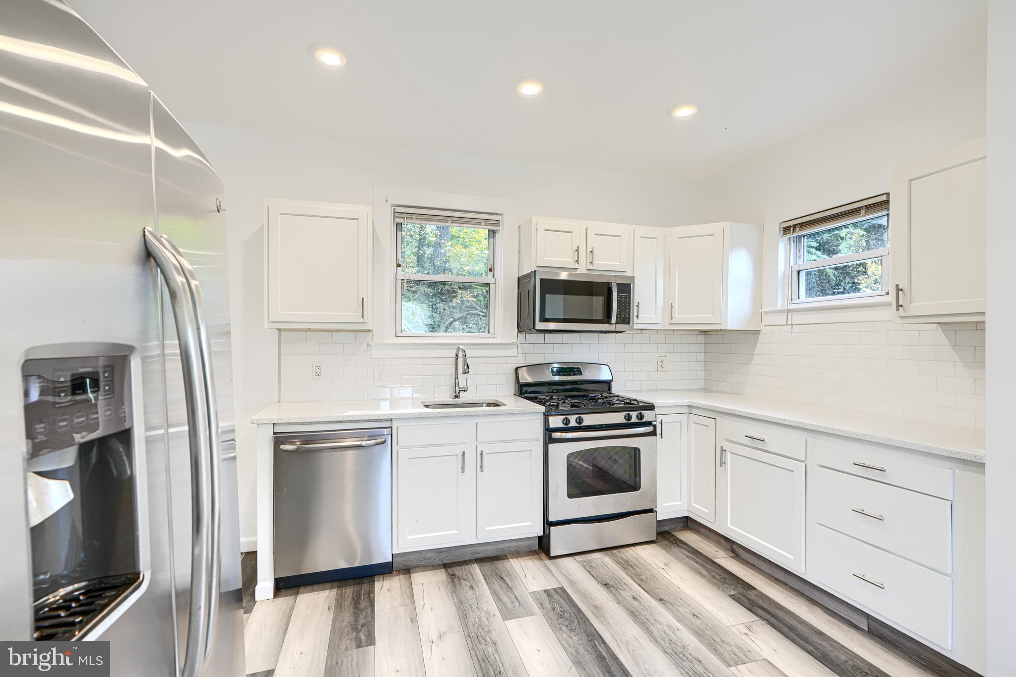 GWYNN LAKE PARK - Residential