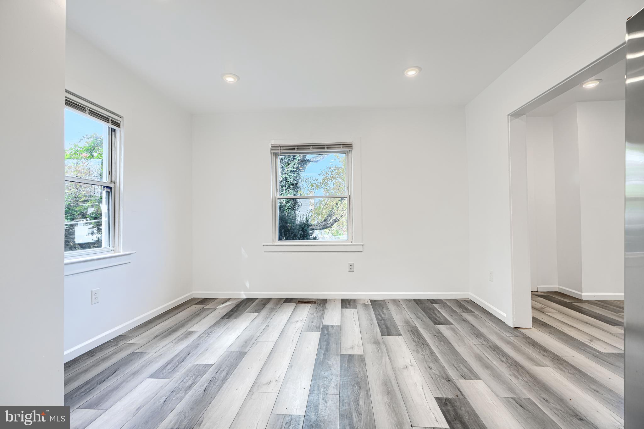 GWYNN LAKE PARK - Residential