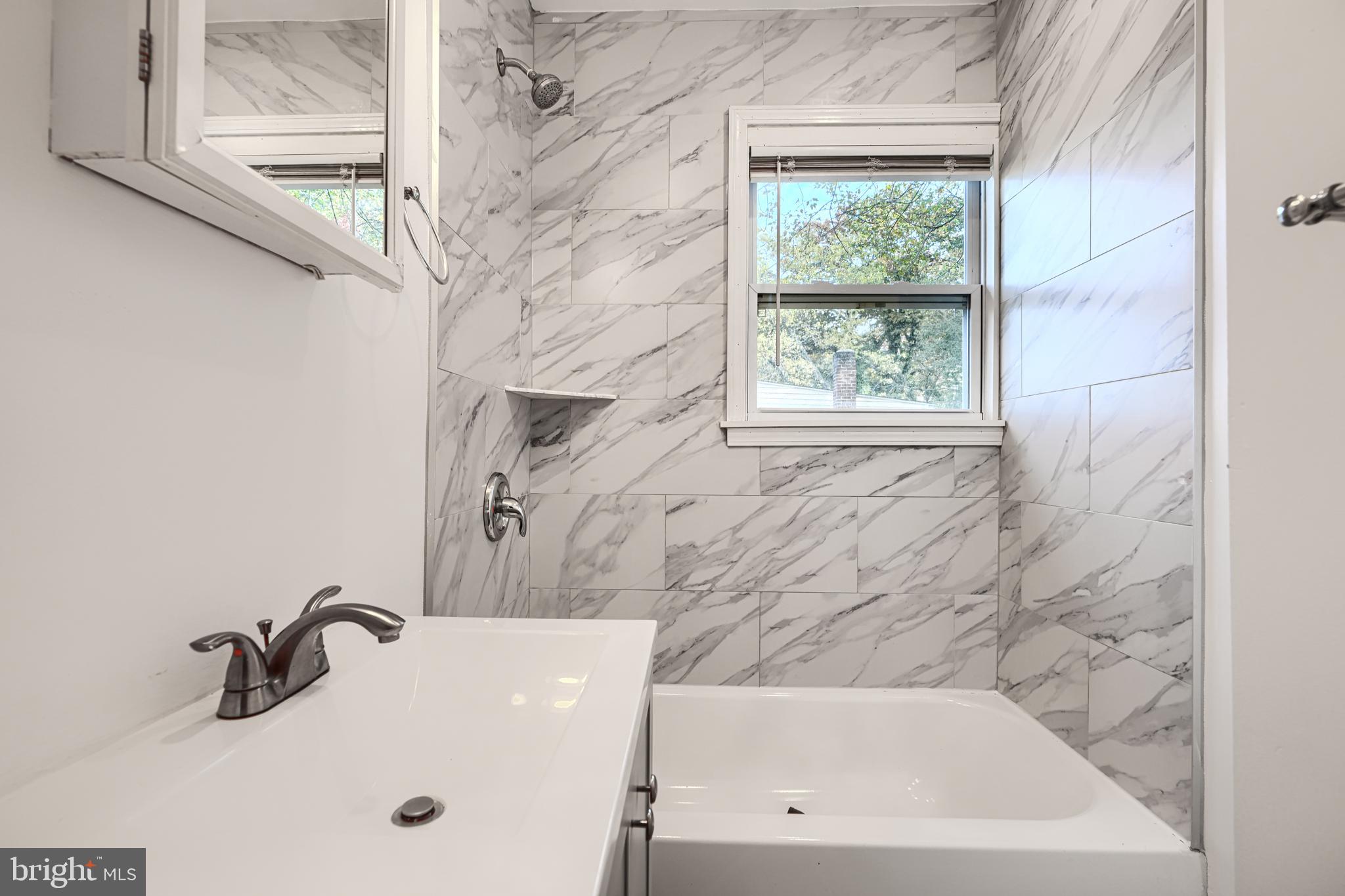 GWYNN LAKE PARK - Residential