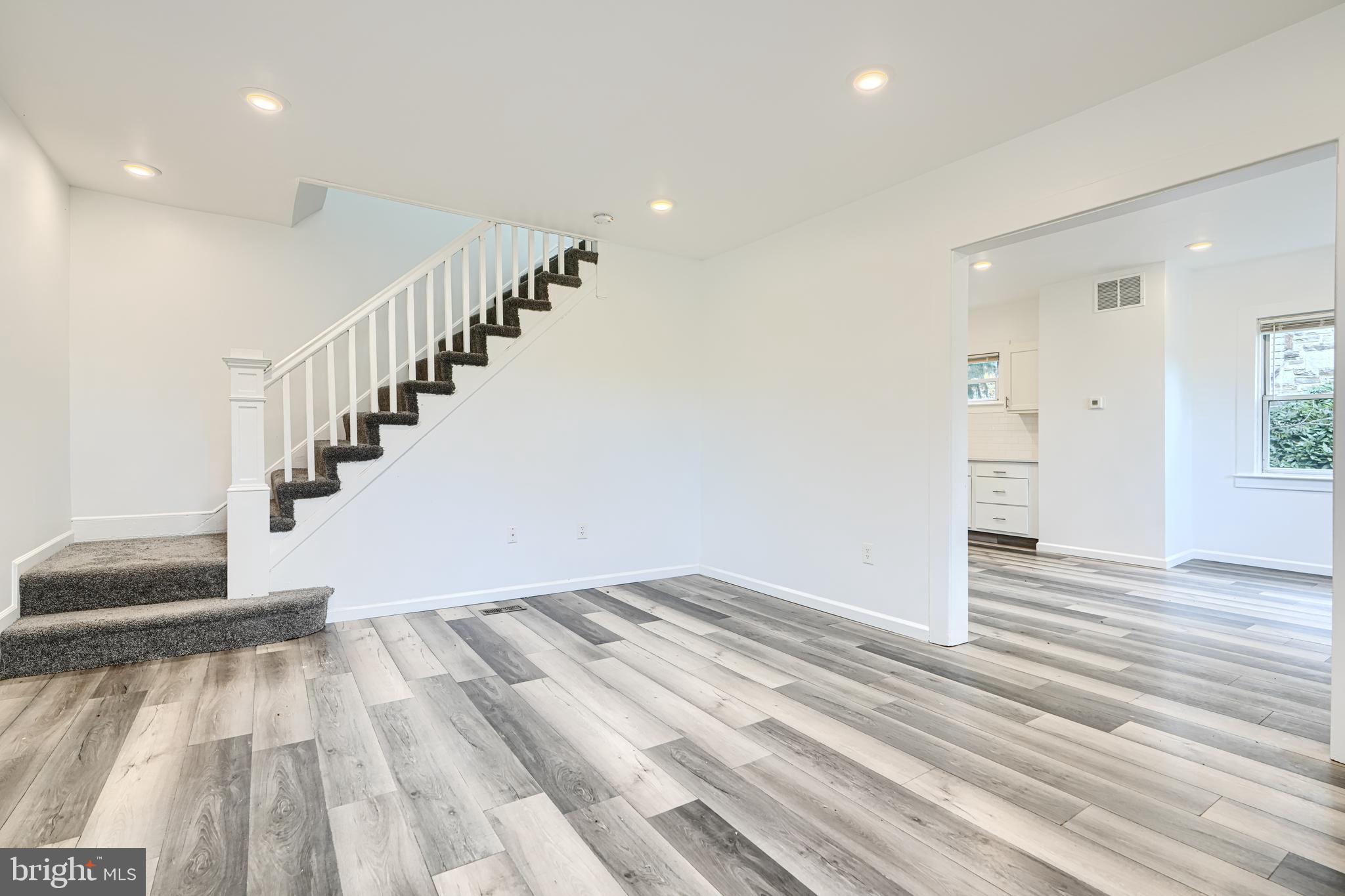 GWYNN LAKE PARK - Residential