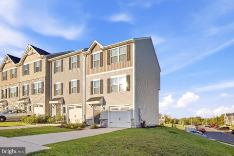 Townhouse For Sale - 400 Williams Street<br/> STRASBURG, VA 22657