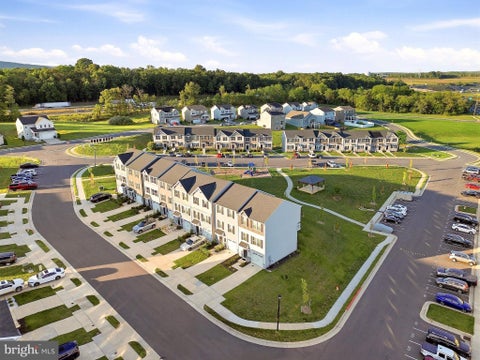 Townhouse For Sale - 400 Williams Street<br/> Shenandoah County, STRASBURG, VA 22657