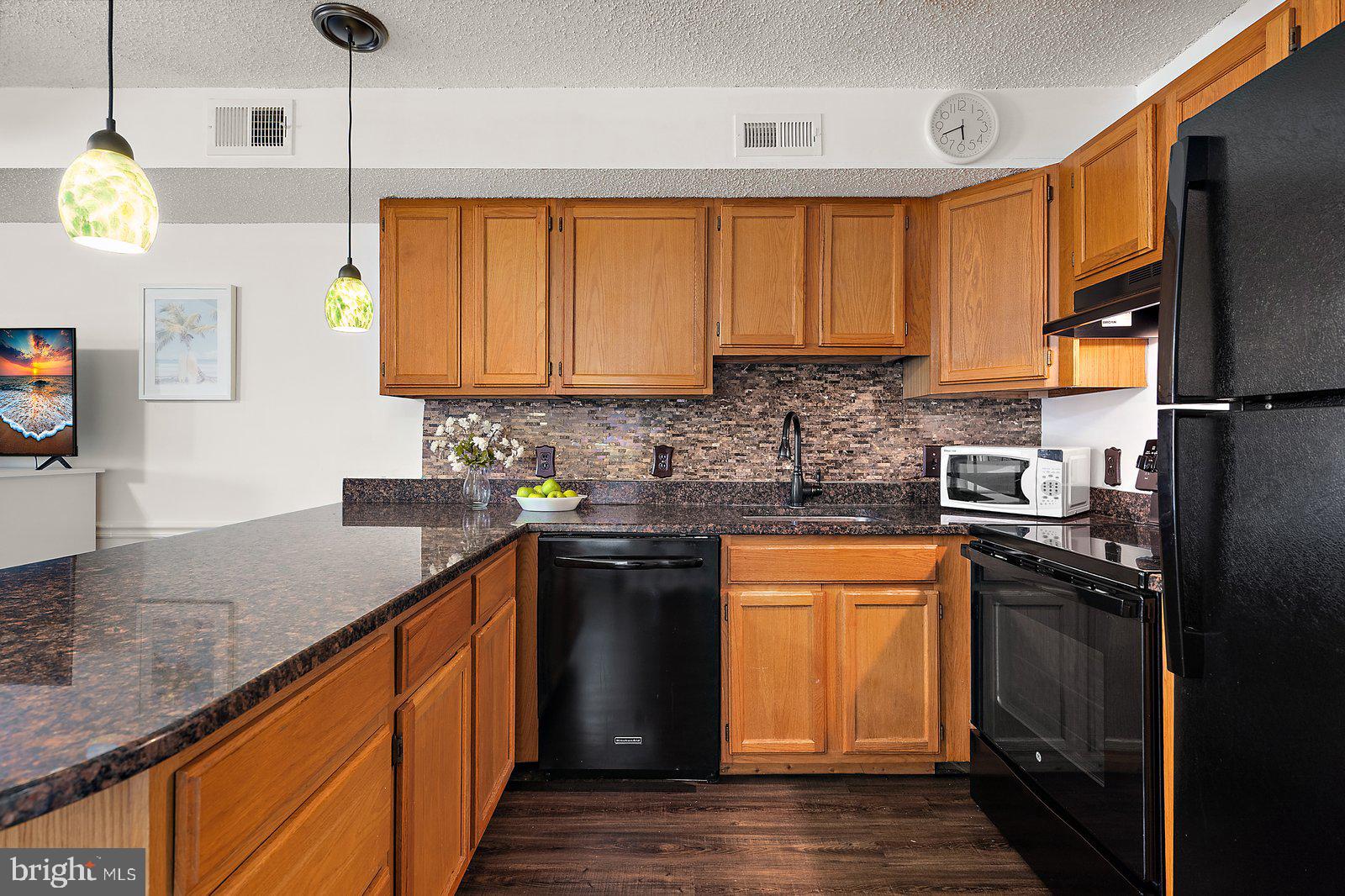 203 33RD STREET 40702