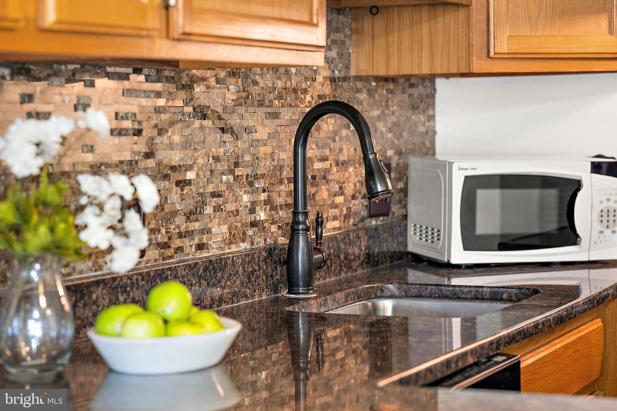 203 33RD STREET 40702