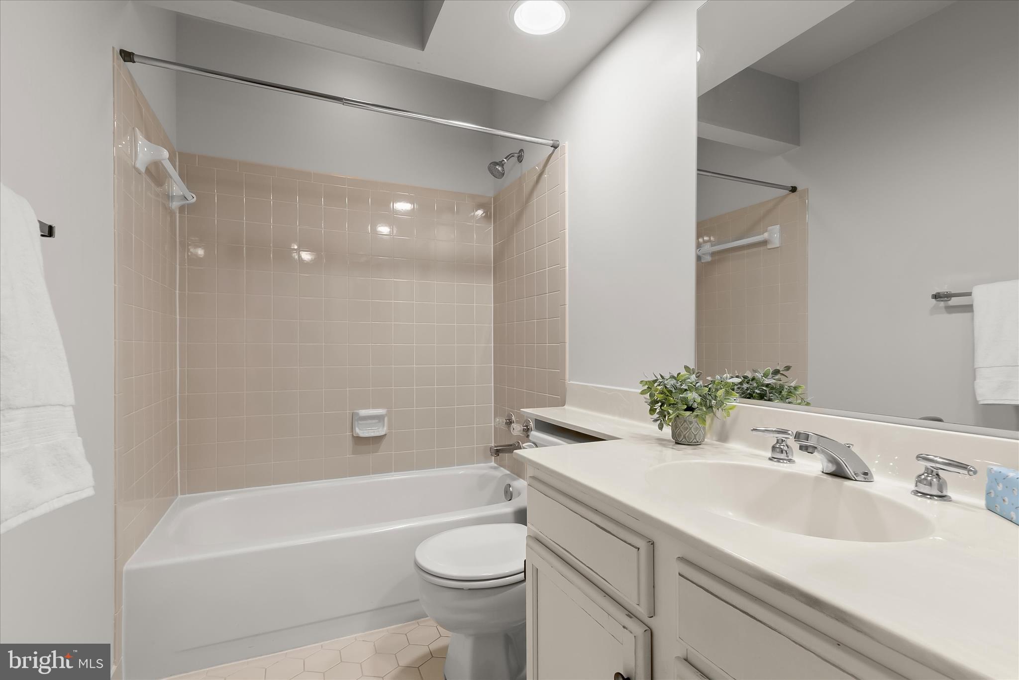 OLD FARM - Residential