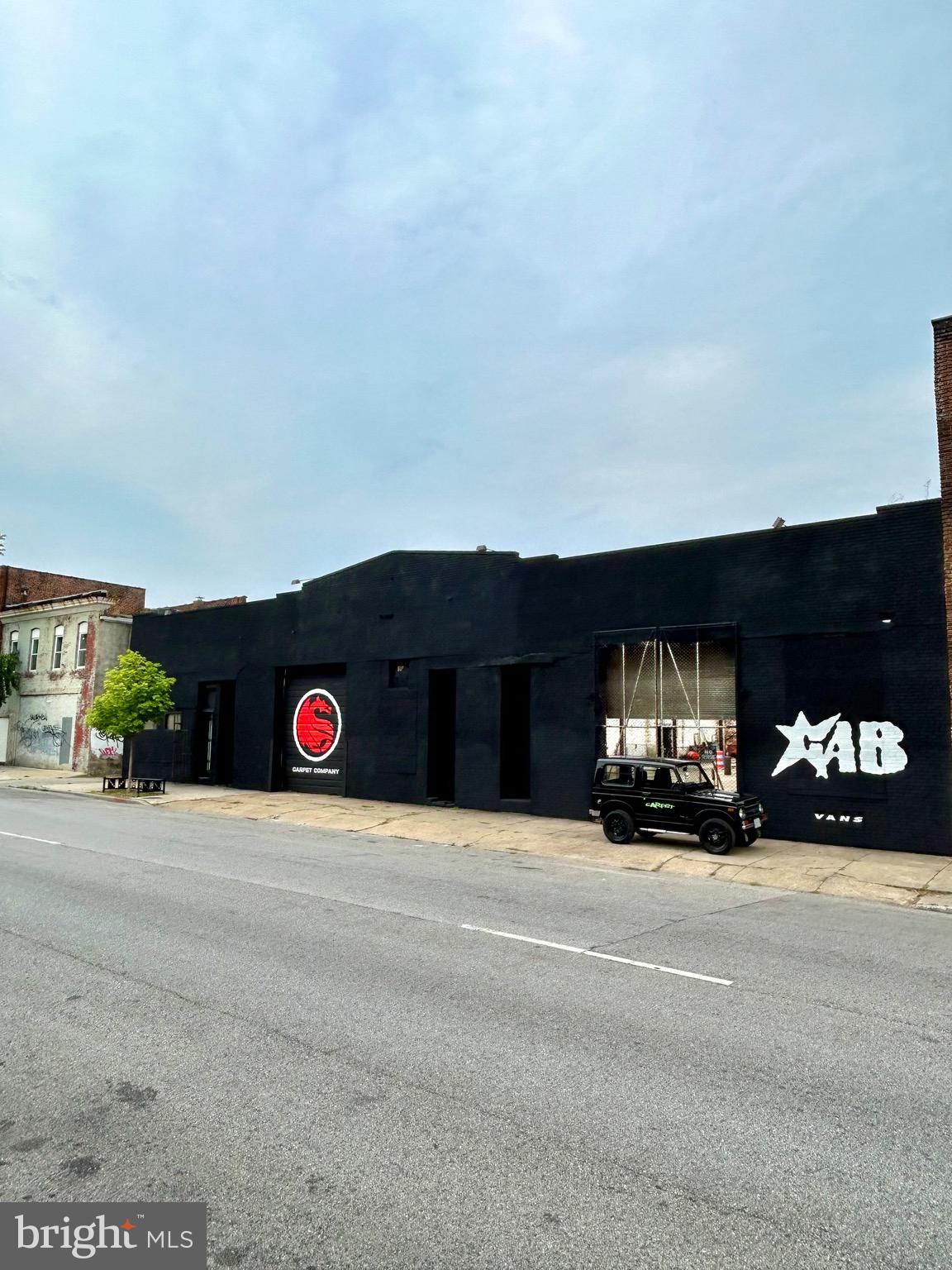 1311-1325 n Wolfe st
Welcome to this 14,000 sqft of commercial / mixed use space. Two large drive in doors and newly framed out office space. Lots of opportunity. Zoned C-2 commercial use but also able to be used mixed use residential. Close access to 83 and 95. Get into and out of the city with ease!
Owner is considering selling or leasing the property.