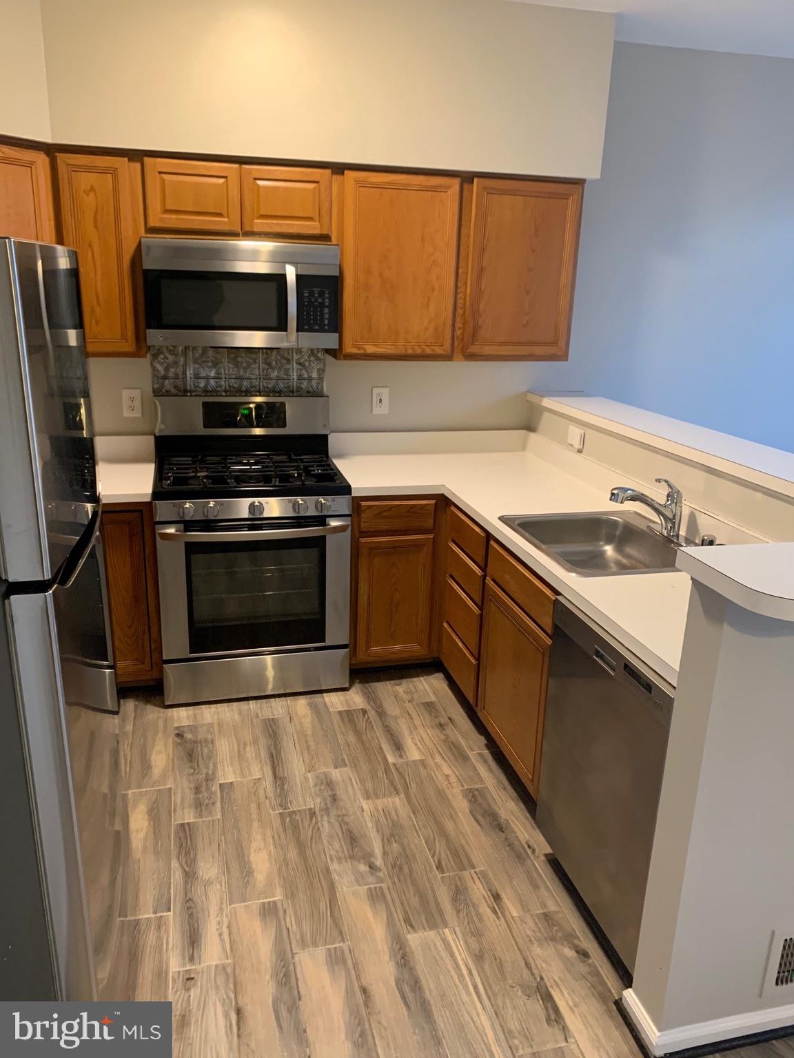 MONTCLAIR MEWS - Residential Lease