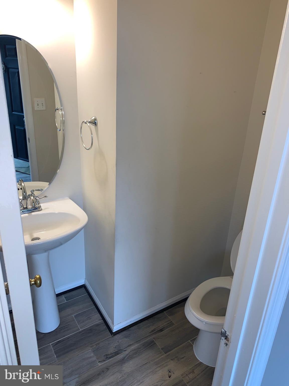 MONTCLAIR MEWS - Residential Lease