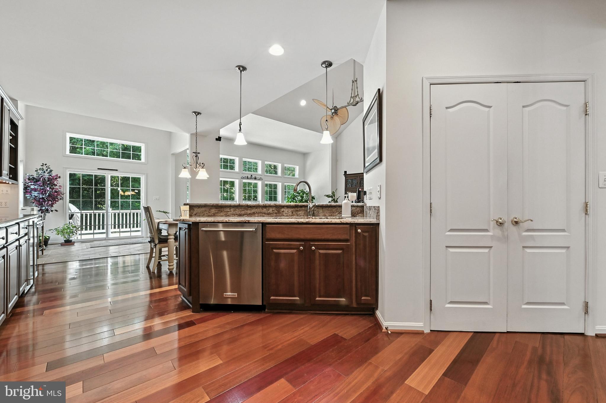 SYMPHONY VILLAGE AT CENTREVILLE - Residential