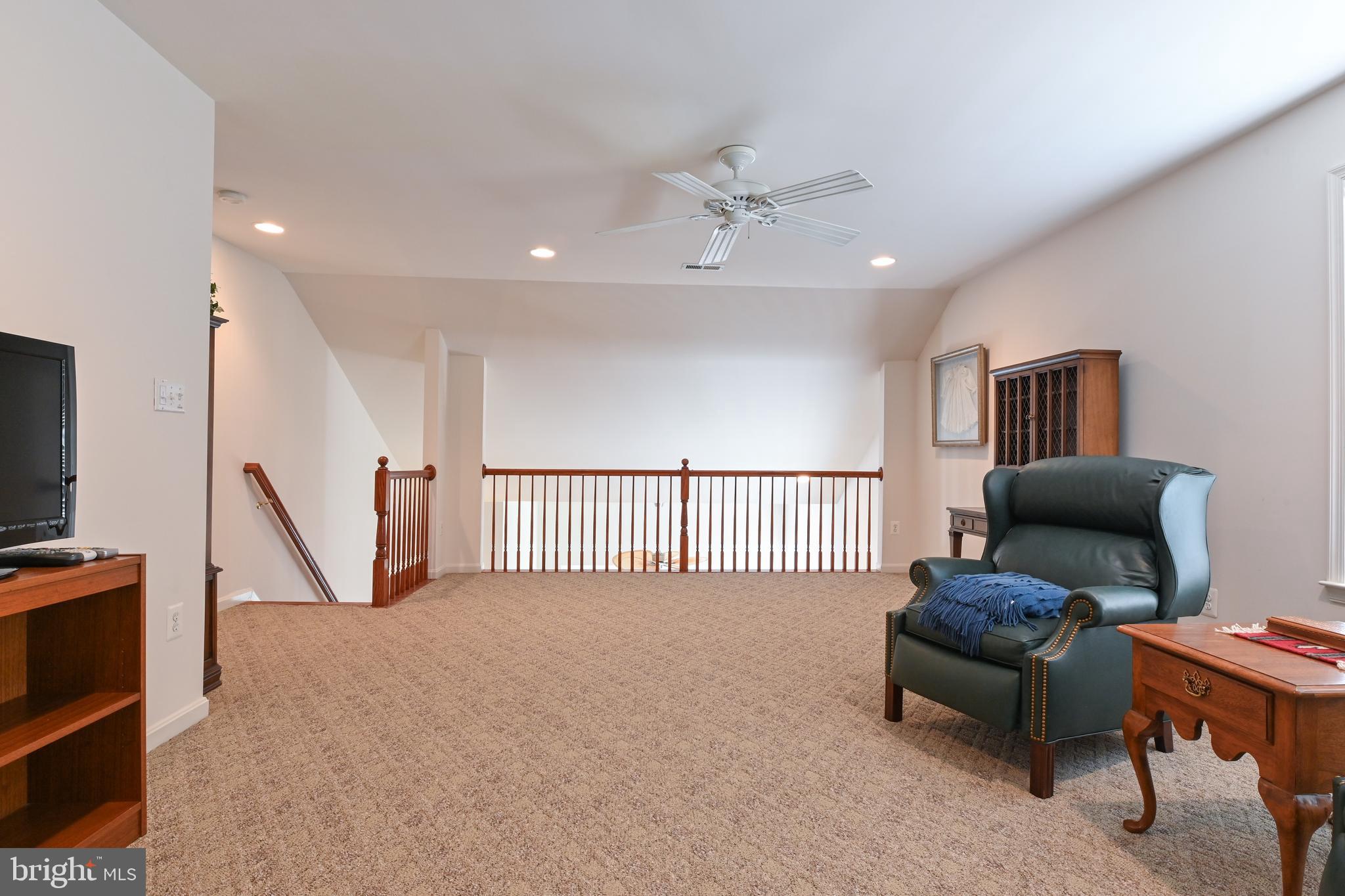 SYMPHONY VILLAGE AT CENTREVILLE - Residential