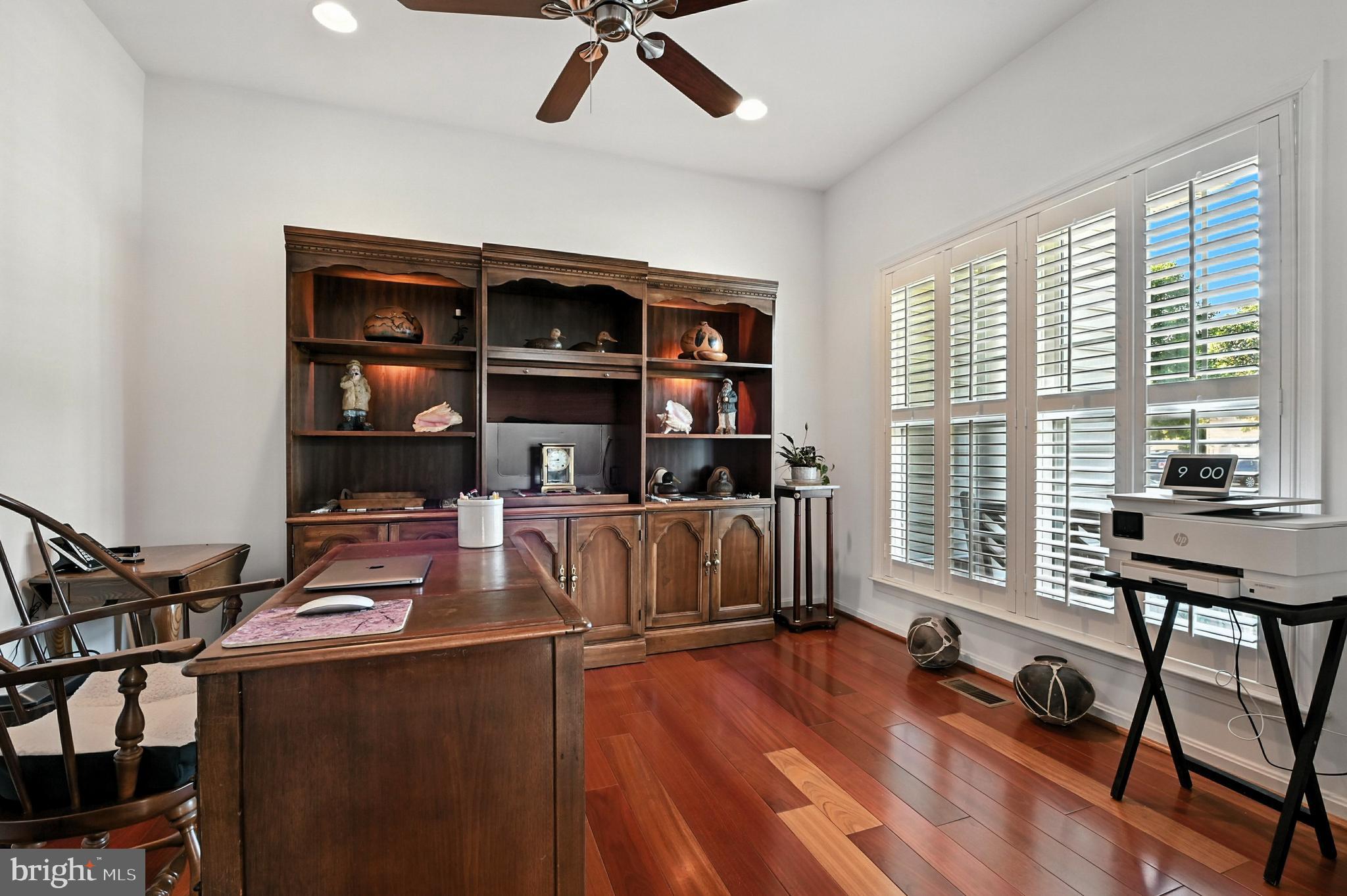 SYMPHONY VILLAGE AT CENTREVILLE - Residential