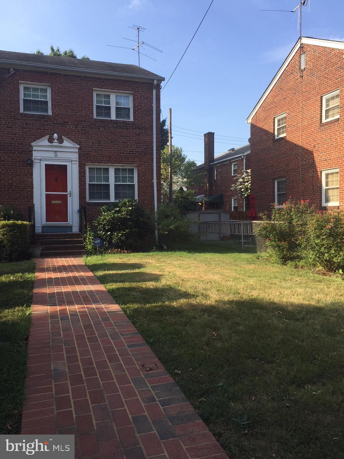Great House in Great Location. Small Dogs (under 25 lbs.) only will be considered with additional deposit. No Cats. No Smoking and No Vaping! Walk to Braddock Metro, Old Town and Del Ray Happenings....Urban Living At Its Best! Unfinished basement is great for storage....previous tenant used it as a home office space. Double pane windows, nicely painted, great neighbors, light-filled, open floor plan, beautiful hardwoods, screened porch, remodeled kitchen. Tenant required to cover 75% of all hardwoods with rugs. All furniture coming in contact with wood floors will have protective covers.
Must apply on CorcoranMcenearney's website
Owner is a Licensed Realtor