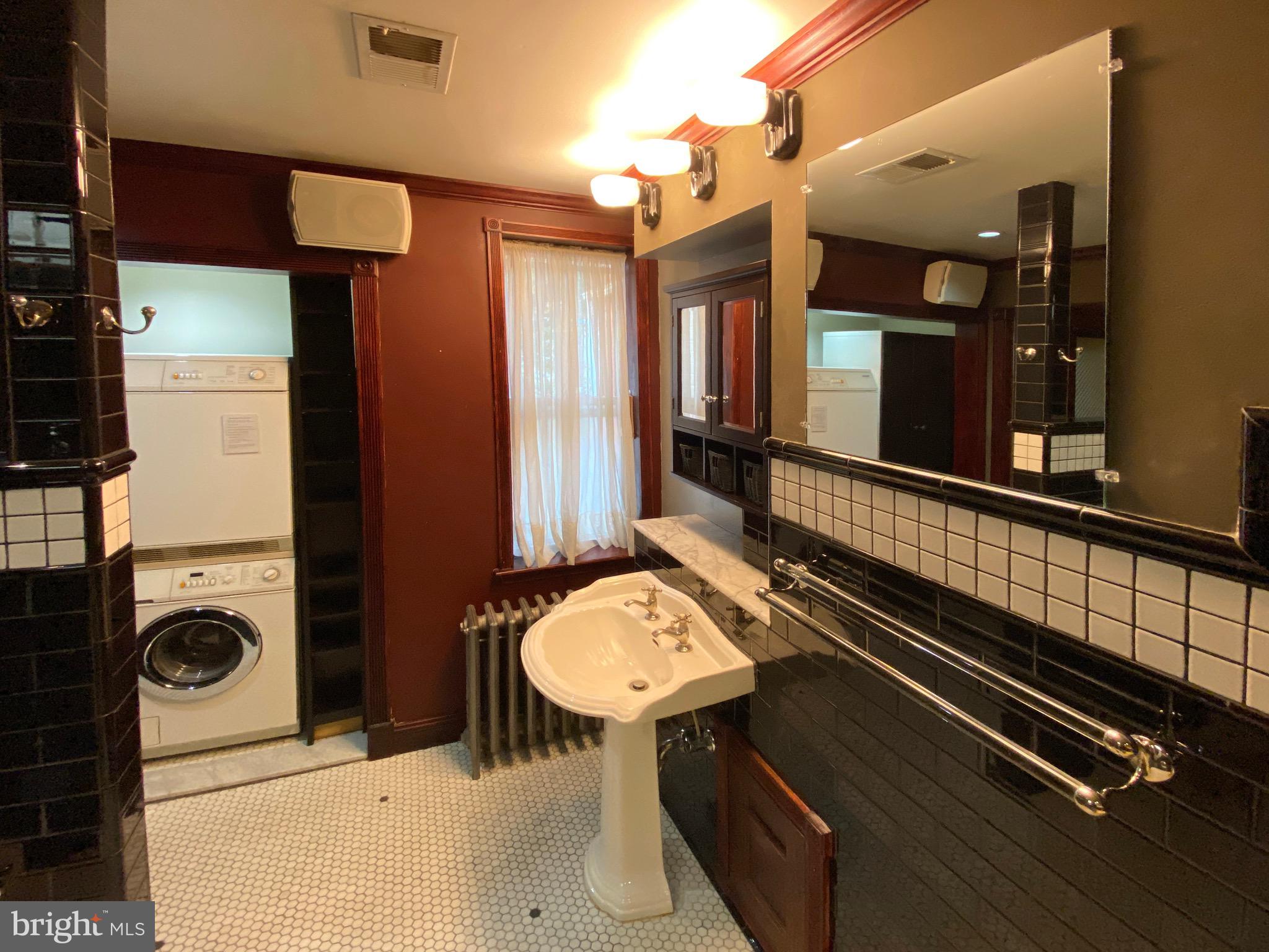 CHARLES VILLAGE - Residential