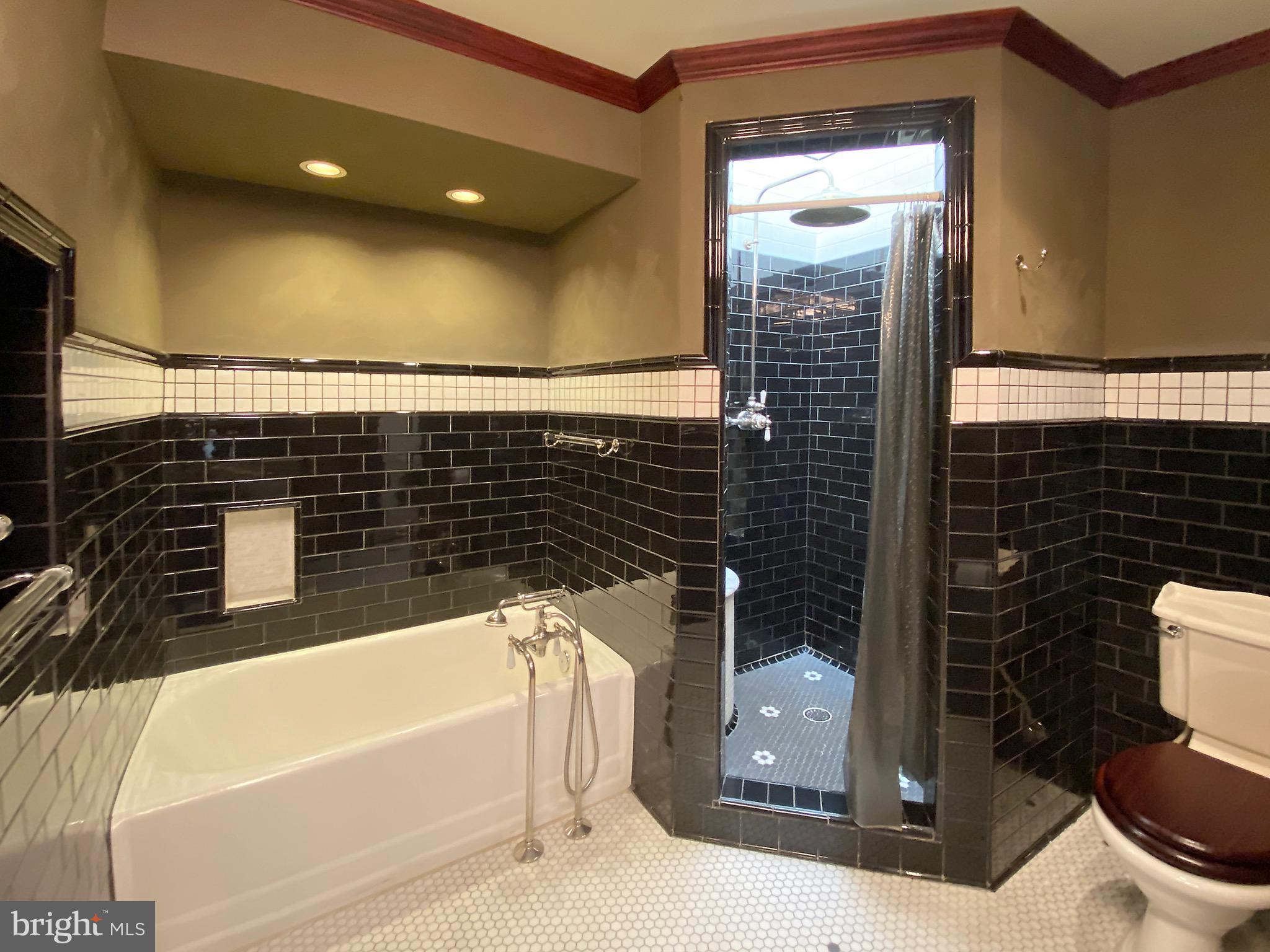 CHARLES VILLAGE - Residential