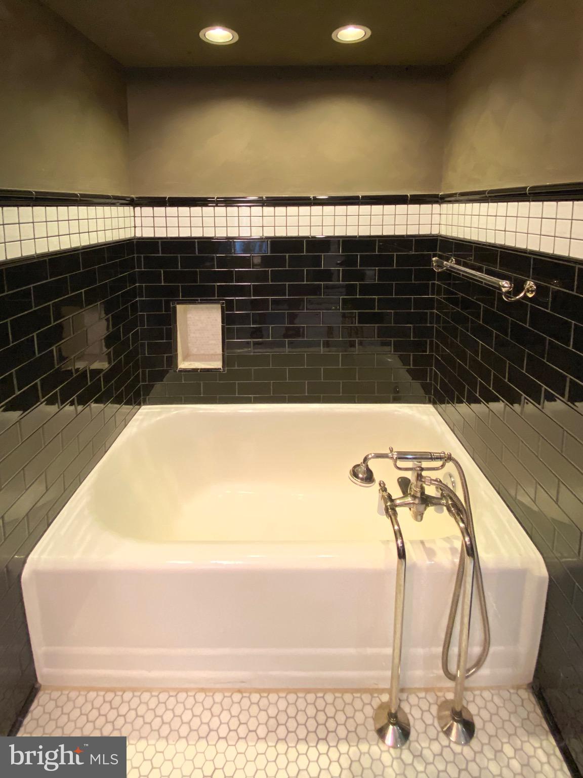 CHARLES VILLAGE - Residential