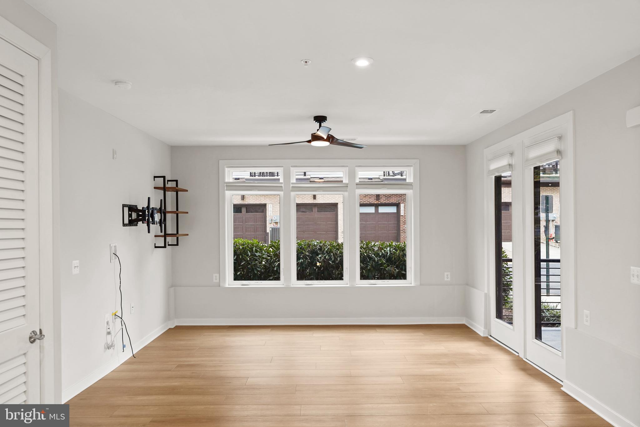 TALL OAKS - Residential Lease