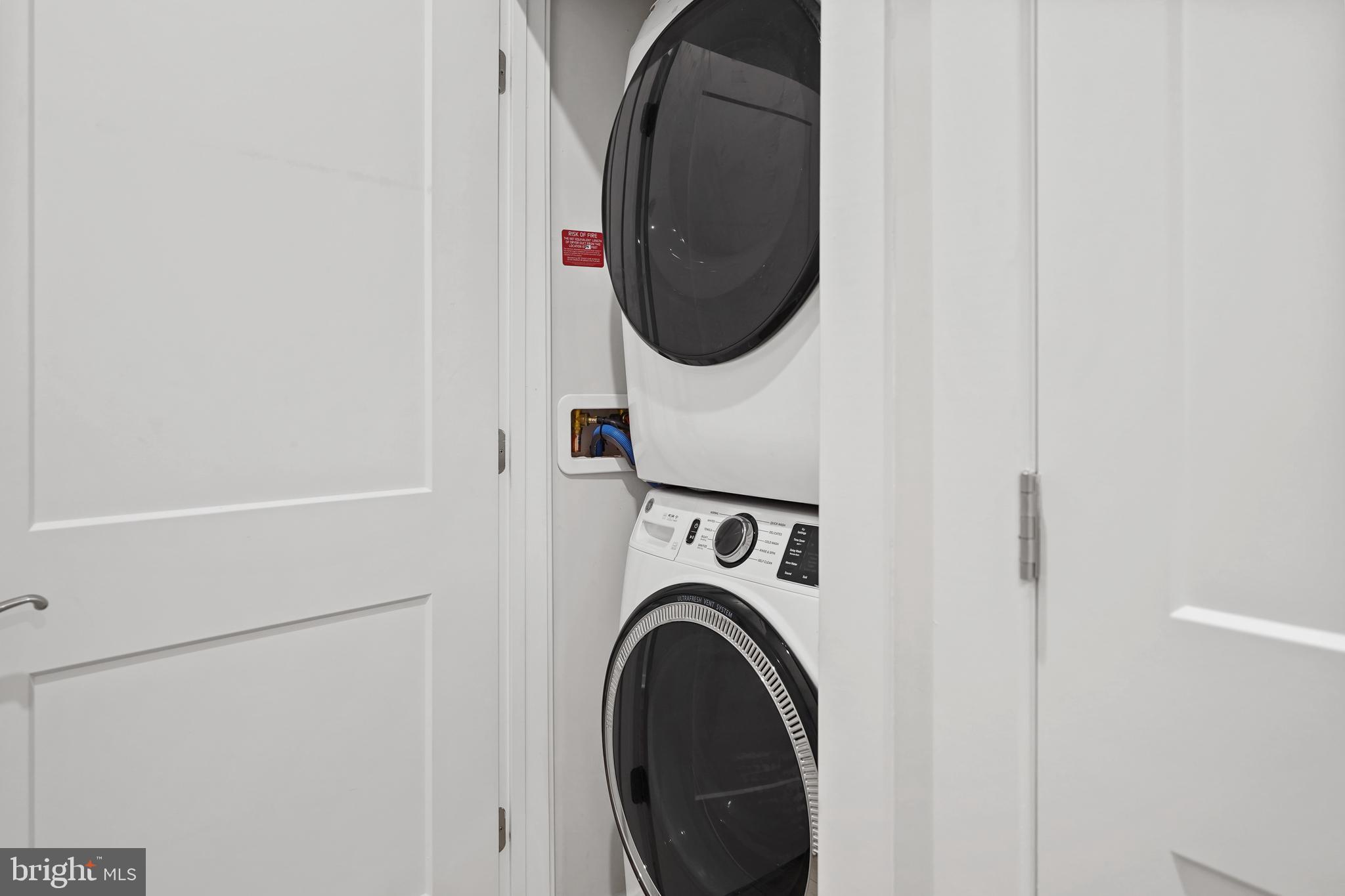 TALL OAKS - Residential Lease