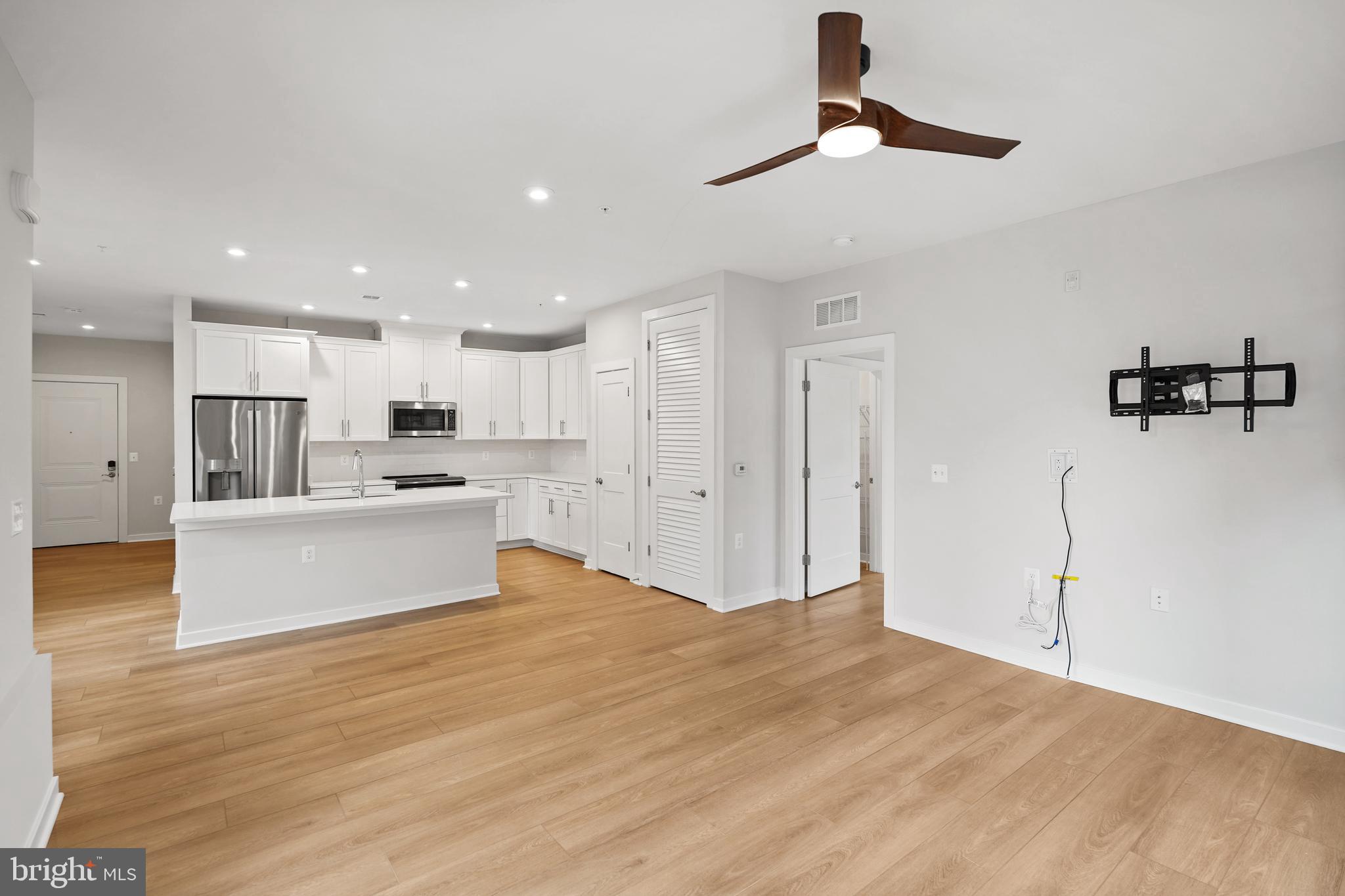 TALL OAKS - Residential Lease