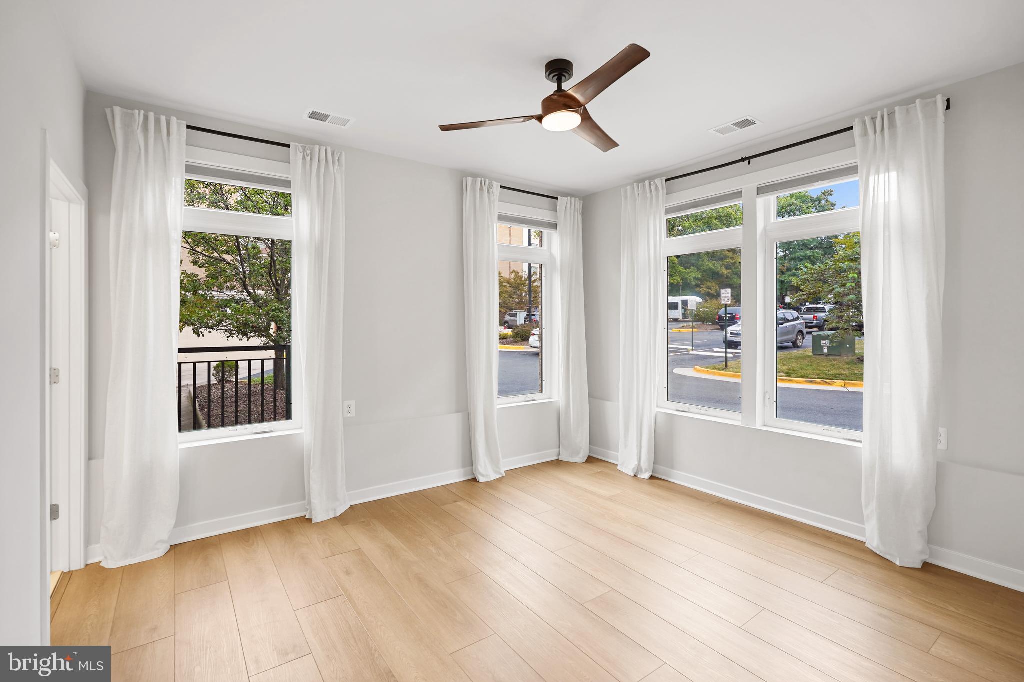 TALL OAKS - Residential Lease