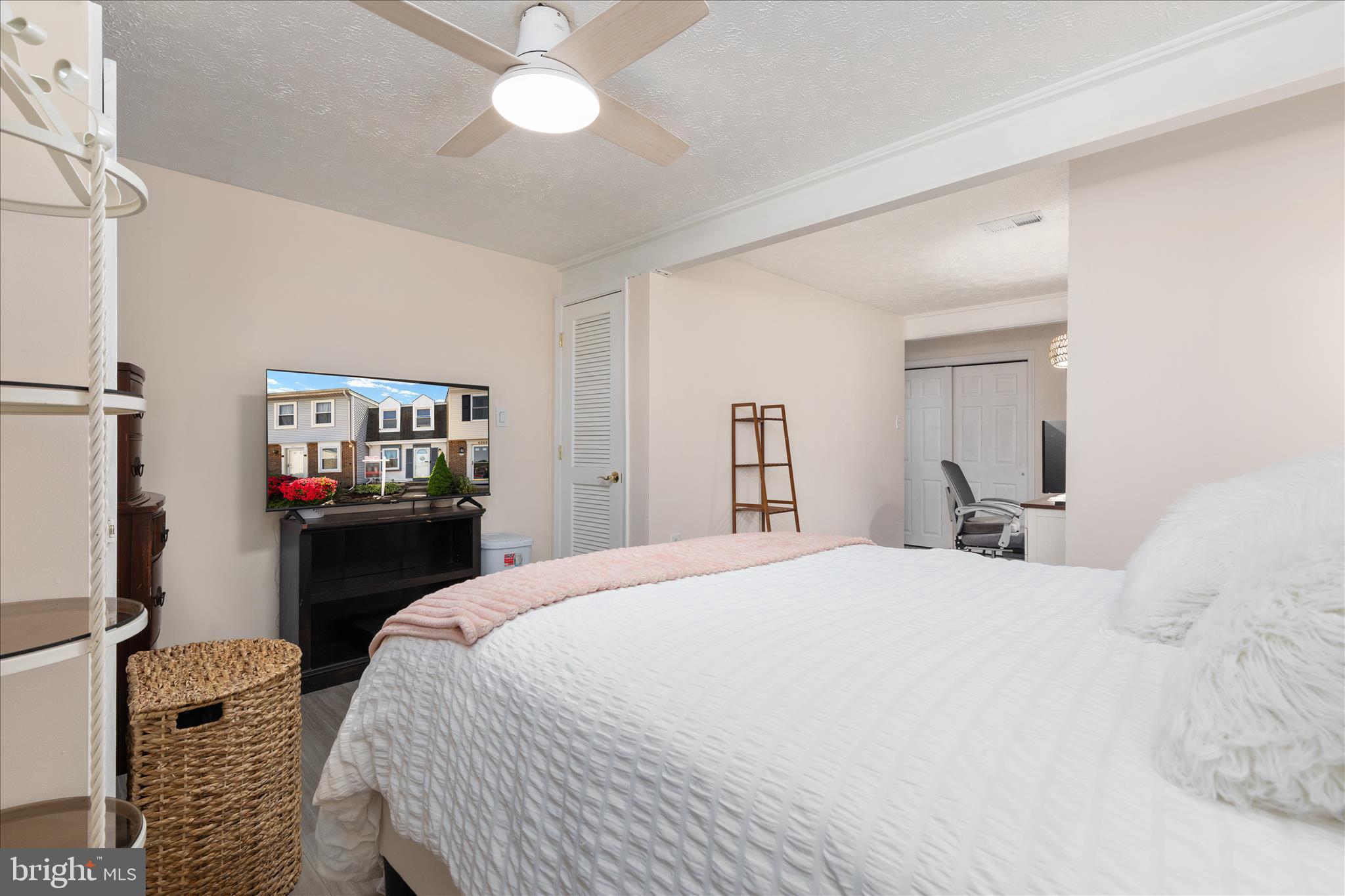 NEWINGTON FOREST - Residential