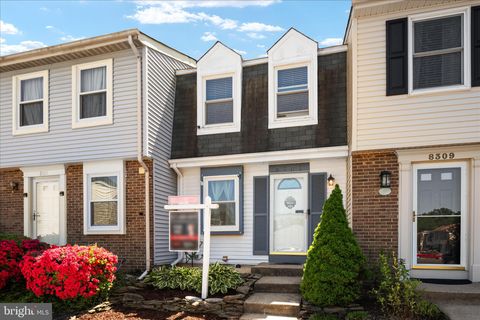 Photo of 8307 Crestmont Circle, SPRINGFIELD, VA 22153 (MLS # VAFX2304380)