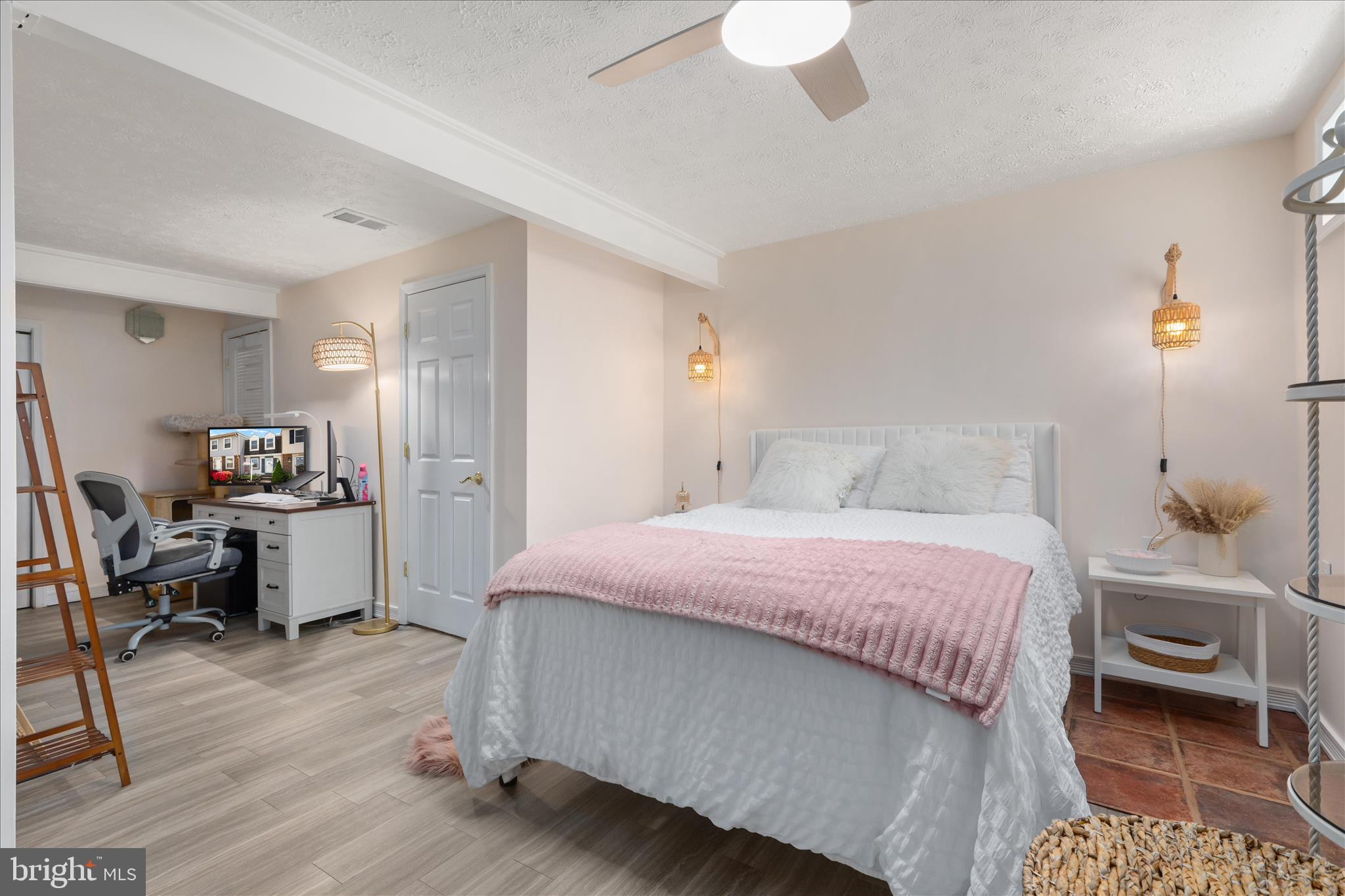 NEWINGTON FOREST - Residential