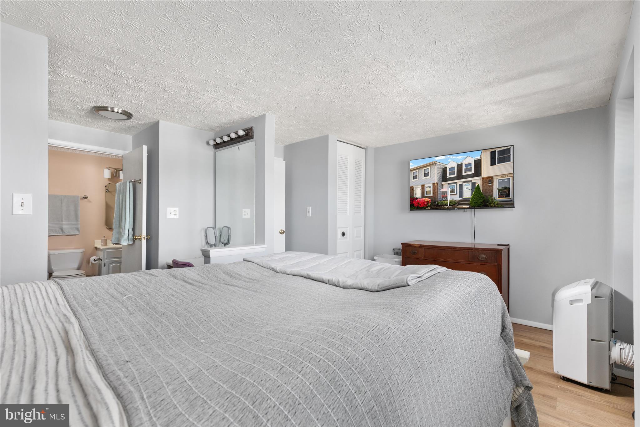 NEWINGTON FOREST - Residential