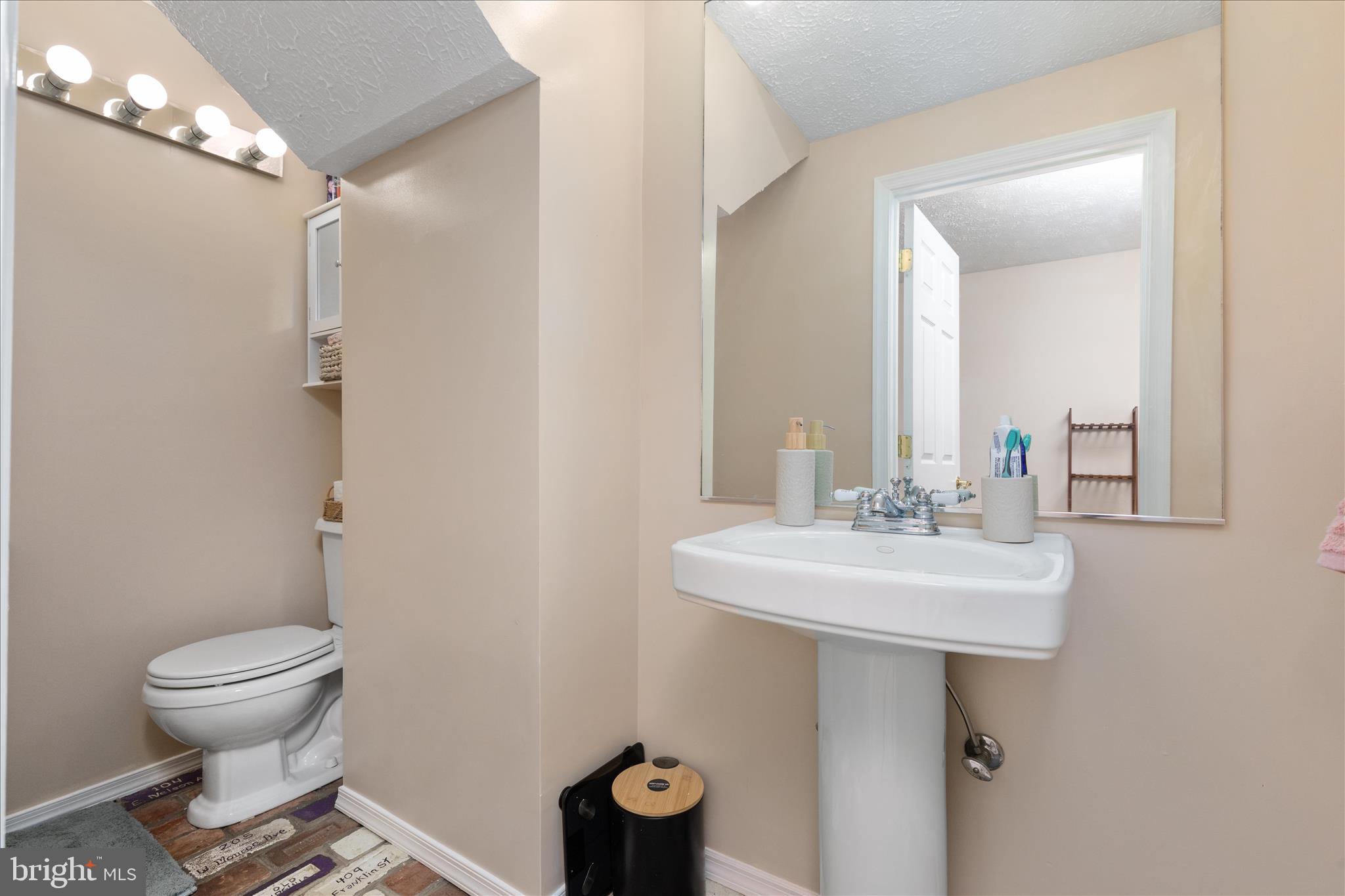 NEWINGTON FOREST - Residential