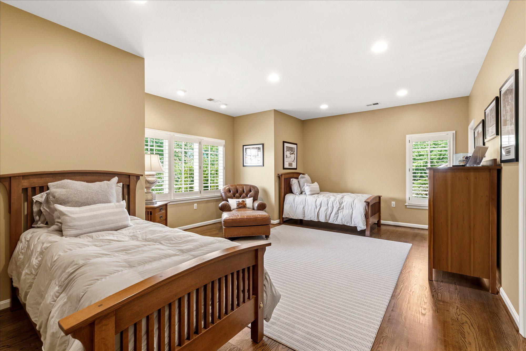 FOGGYS PASTURE - Residential