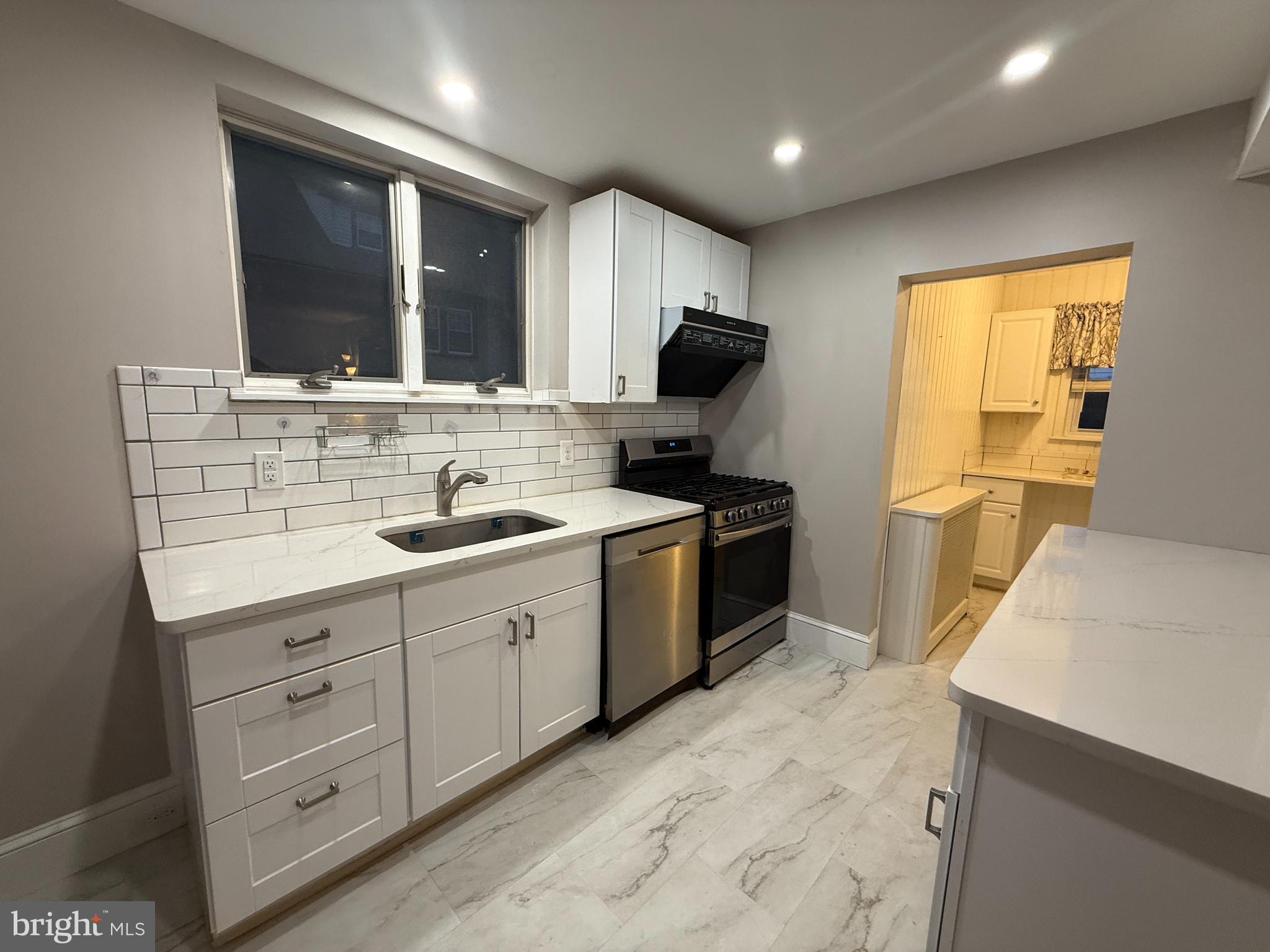 MANOA - Residential Lease