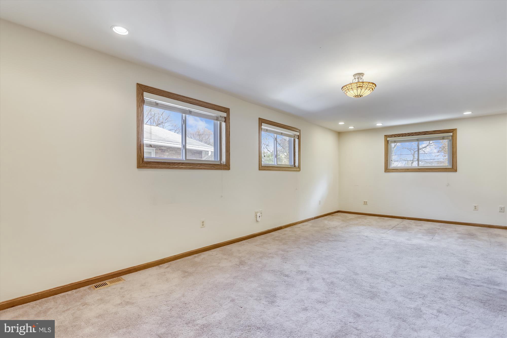 MERRIMACK PARK - Residential Lease