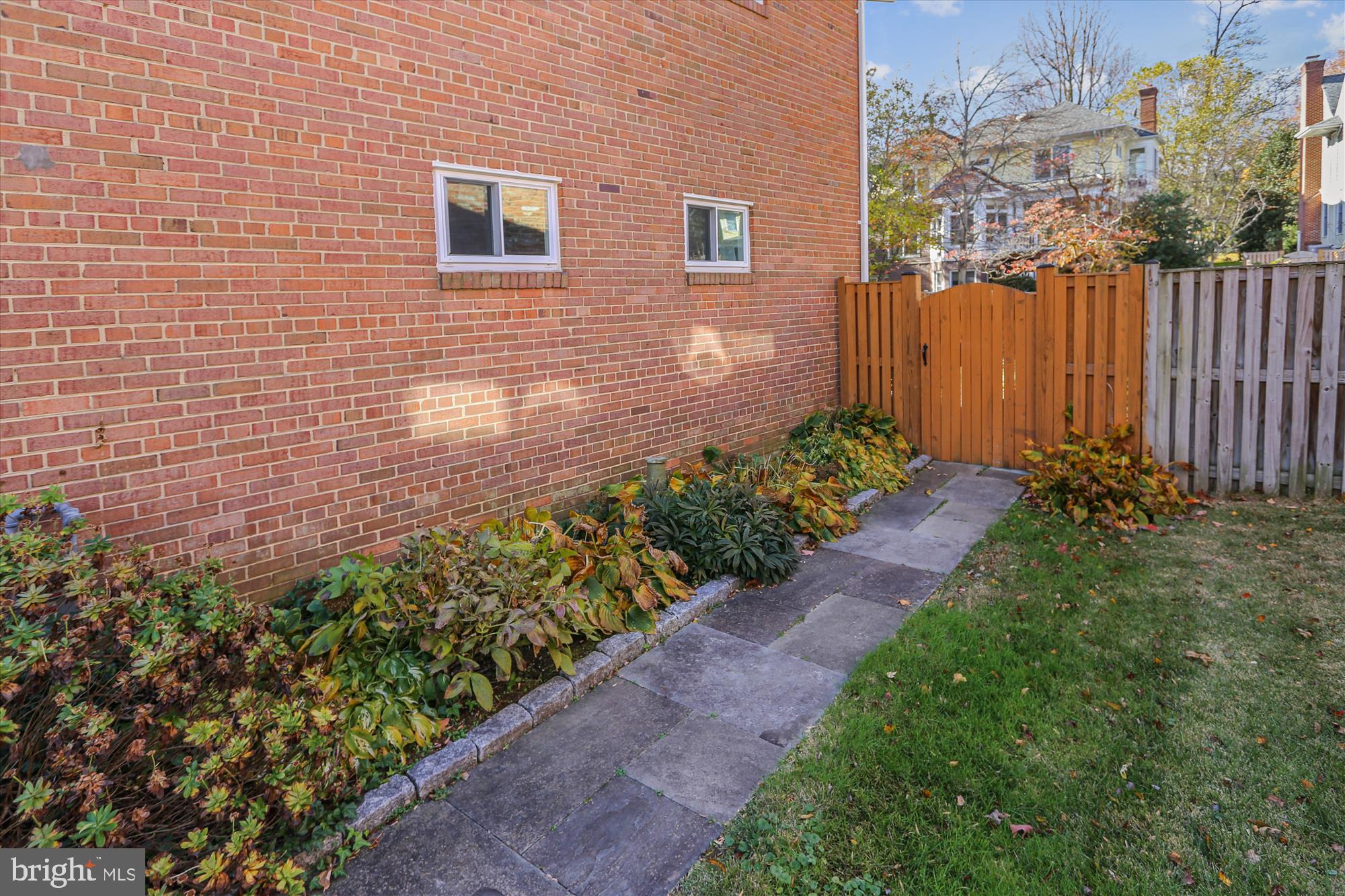 MERRIMACK PARK - Residential Lease