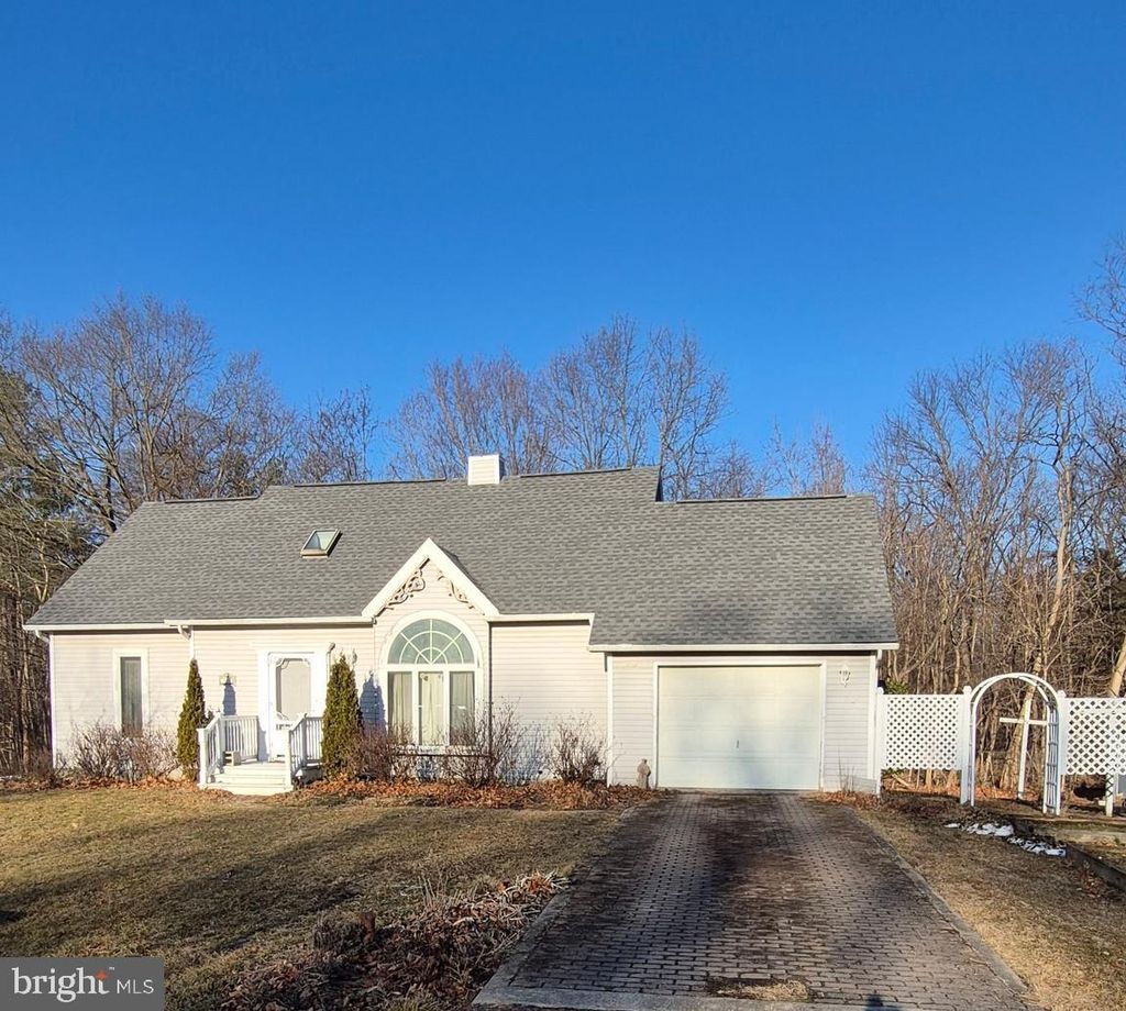 Photo of 305 Cooper Lane, MCCONNELLSBURG, PA 17233 (MLS # PAFU2001950)