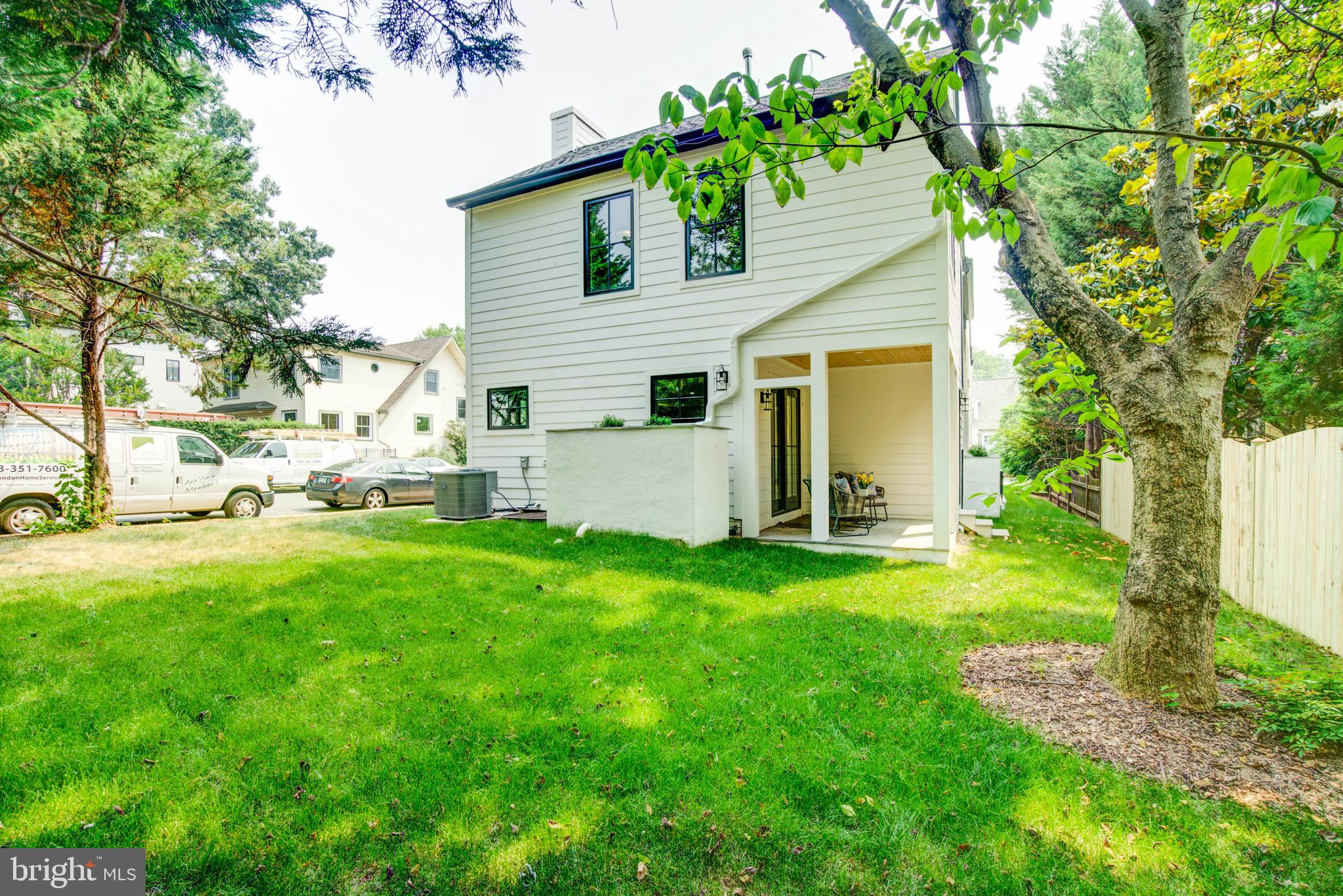 LYON PARK - Residential