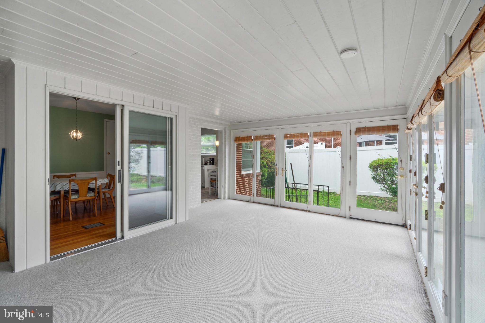 KNOLLWOOD - Residential