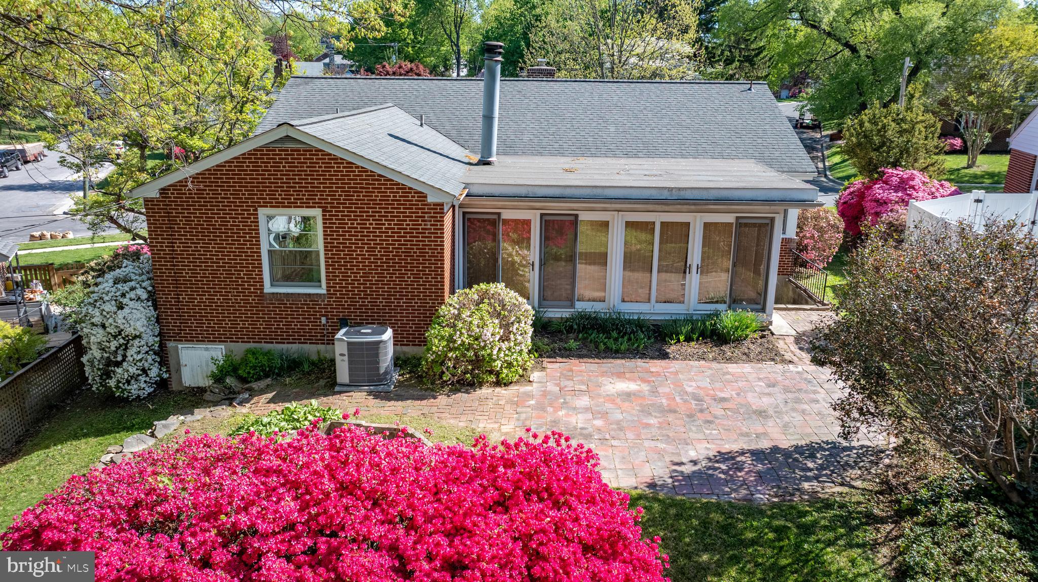 KNOLLWOOD - Residential