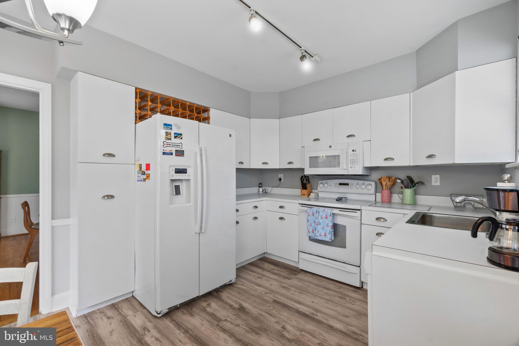 KNOLLWOOD - Residential