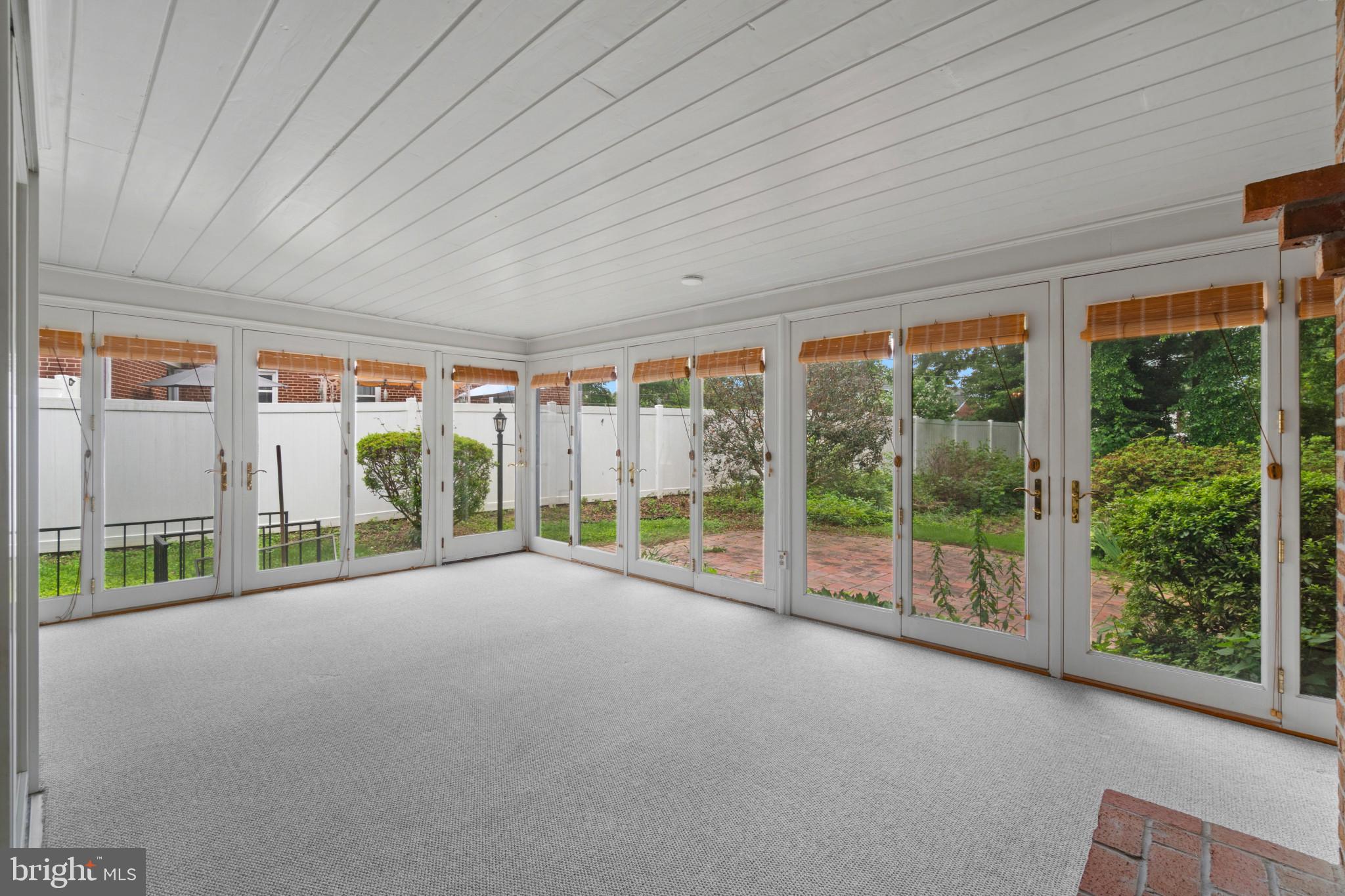 KNOLLWOOD - Residential