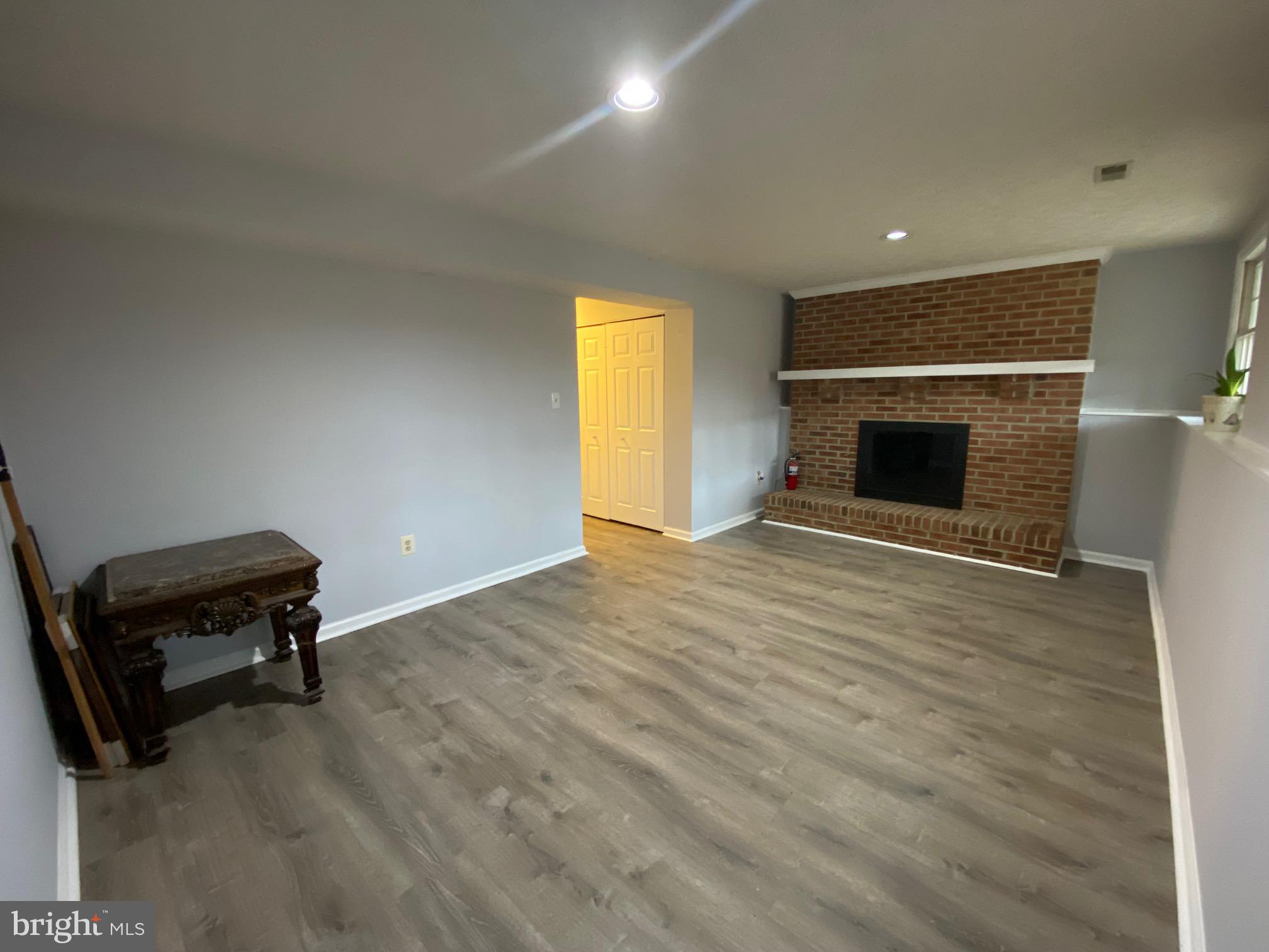 GUNNERS LAKE VILLAGE - Residential