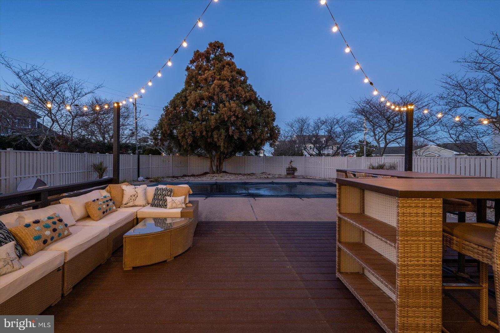 MALLARD ISLAND - Land