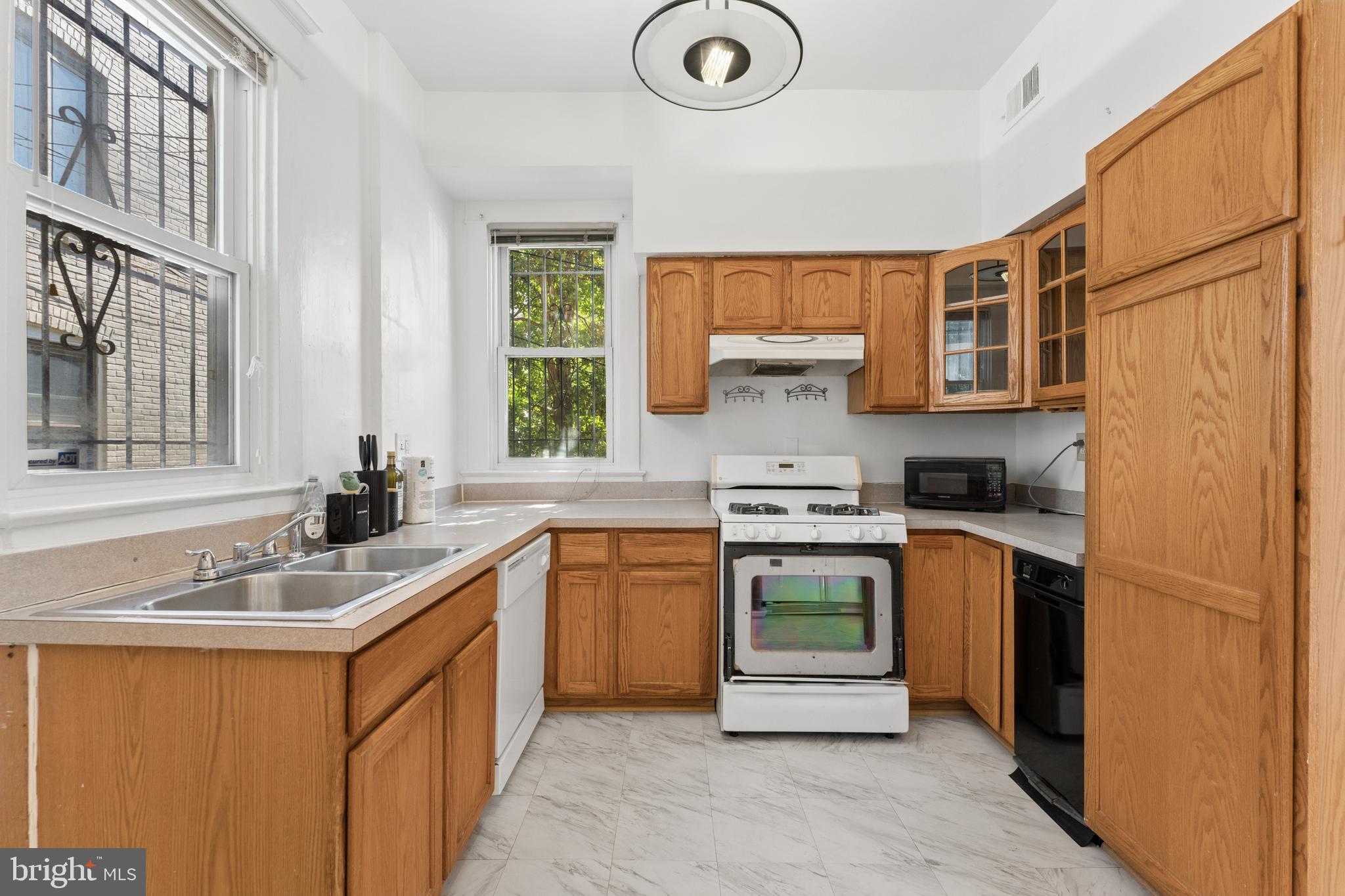 CAPITOL HILL - Residential Income