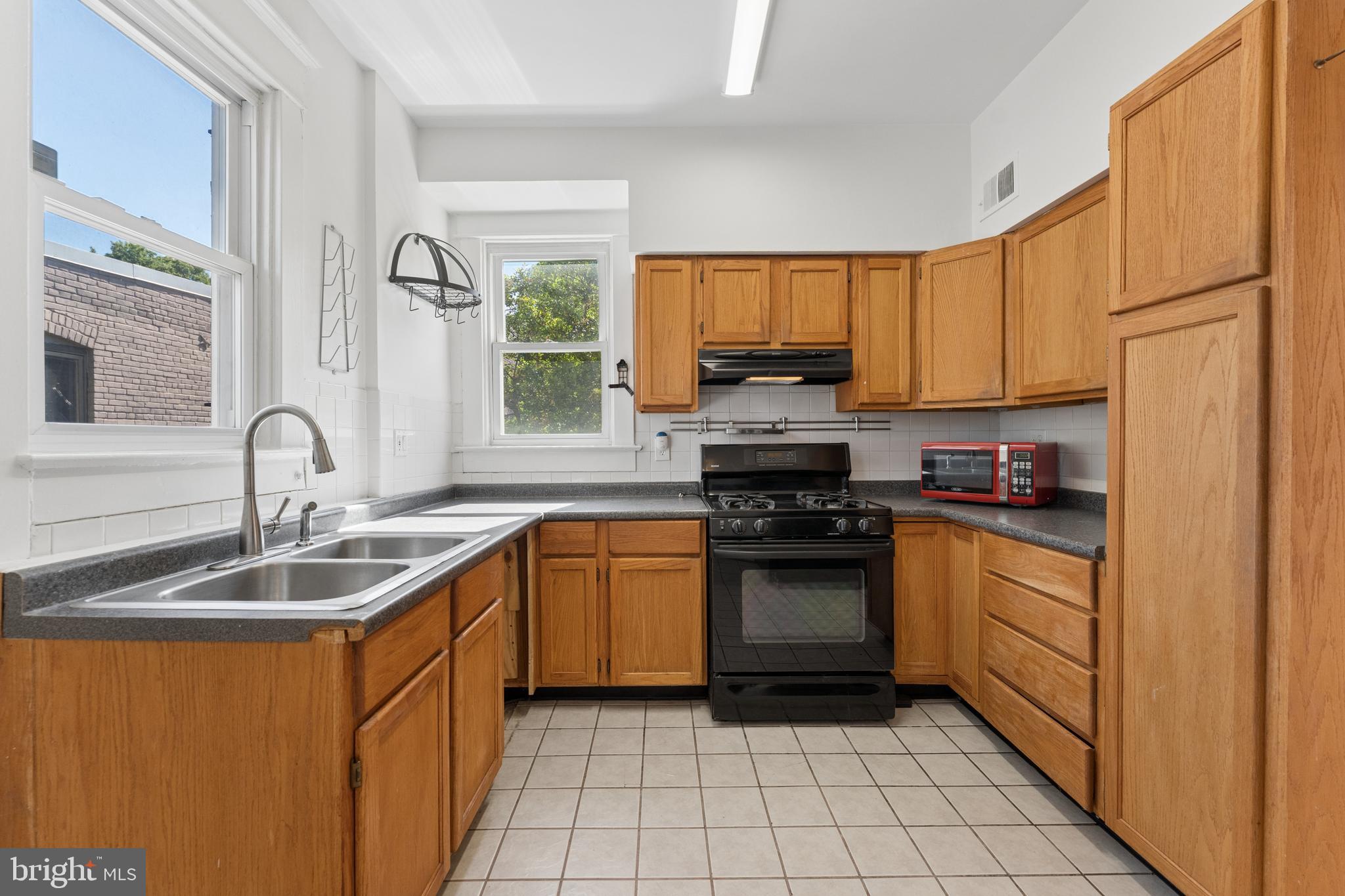 CAPITOL HILL - Residential Income