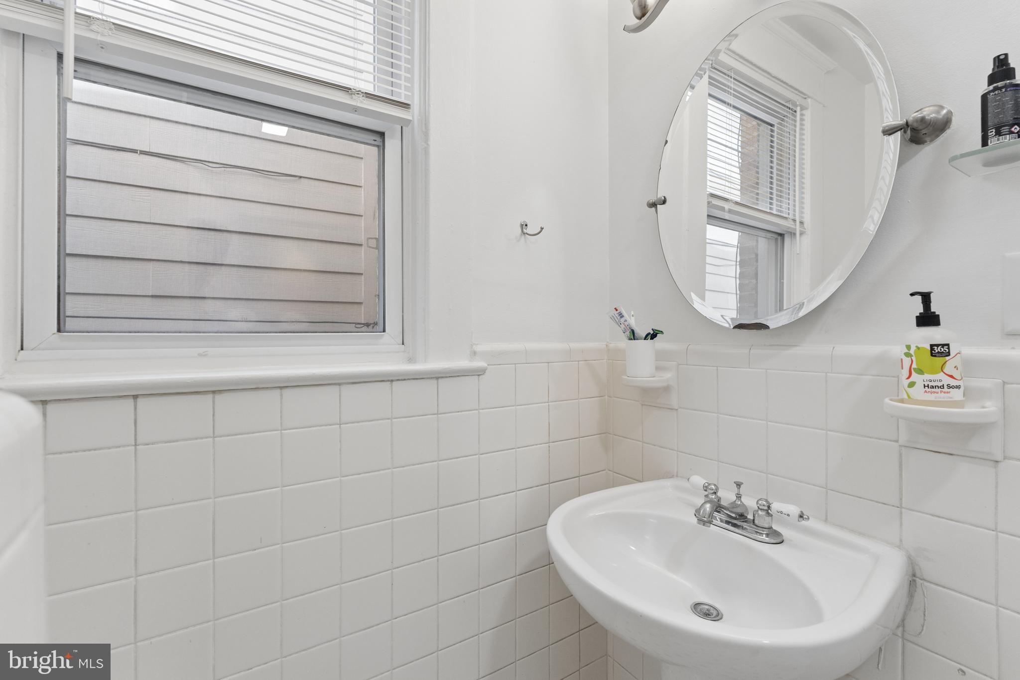 CAPITOL HILL - Residential Income